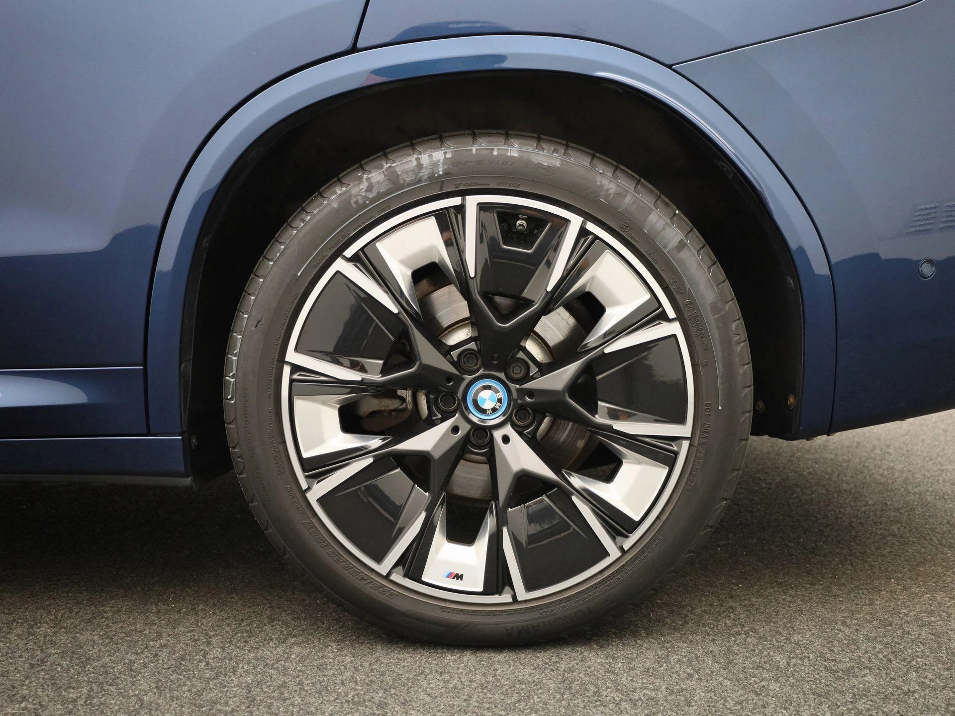 BMW-iX3-image-12