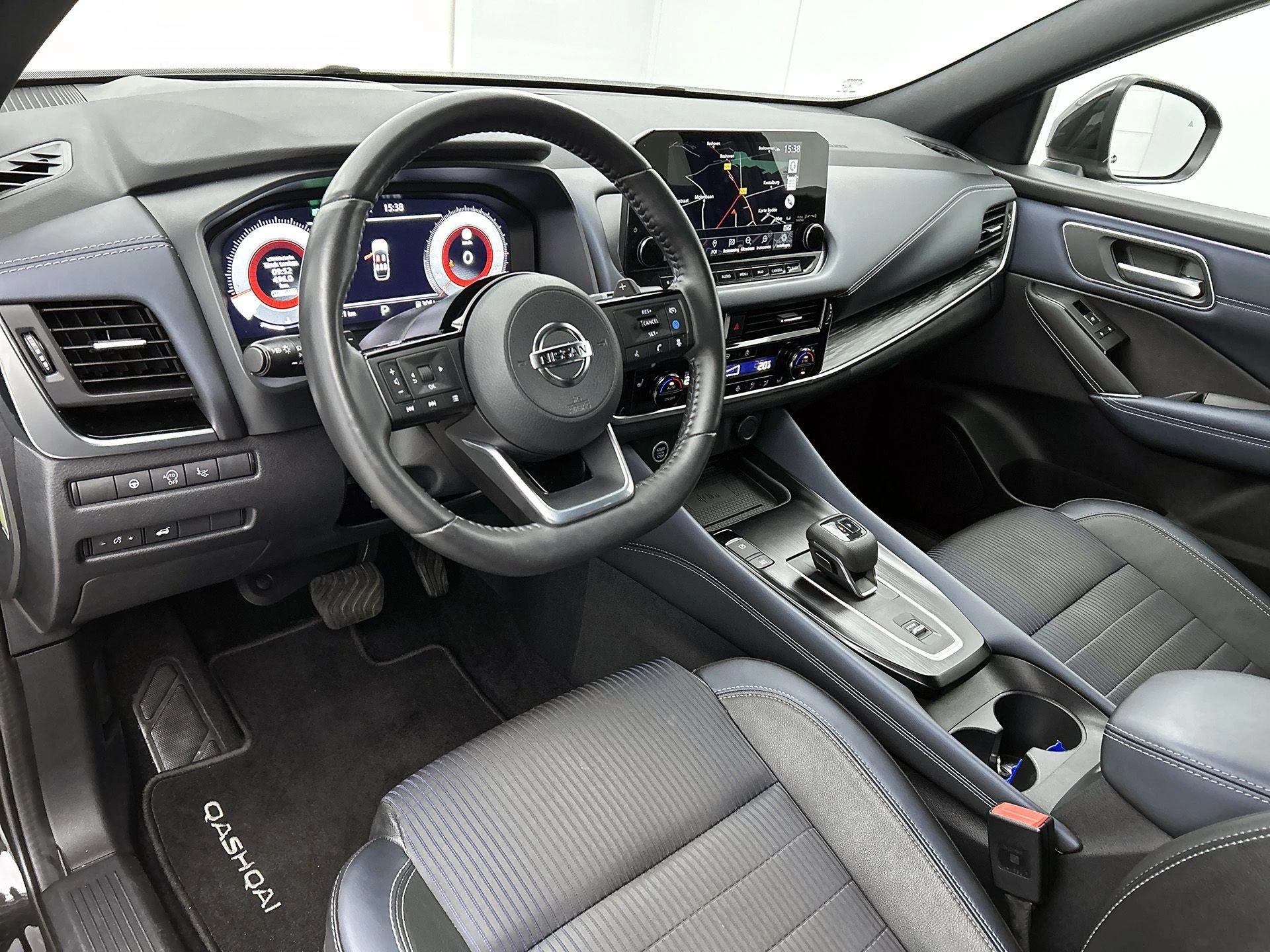 Nissan-QASHQAI-image-21