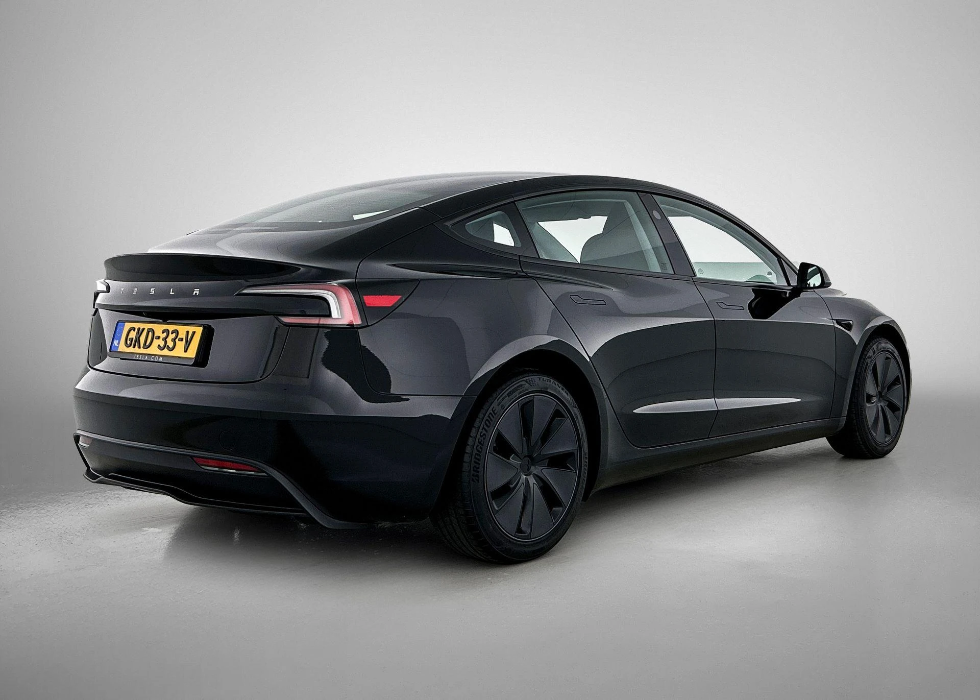 Tesla-Model 3-image-3