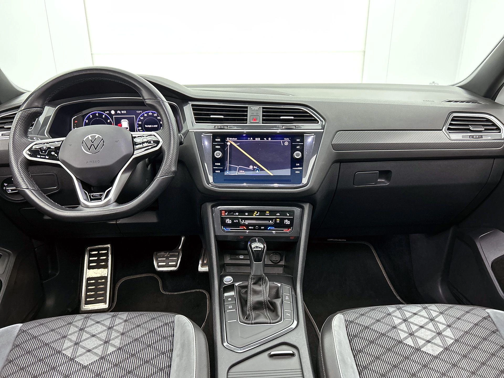 Volkswagen-Tiguan Allspace-image-17