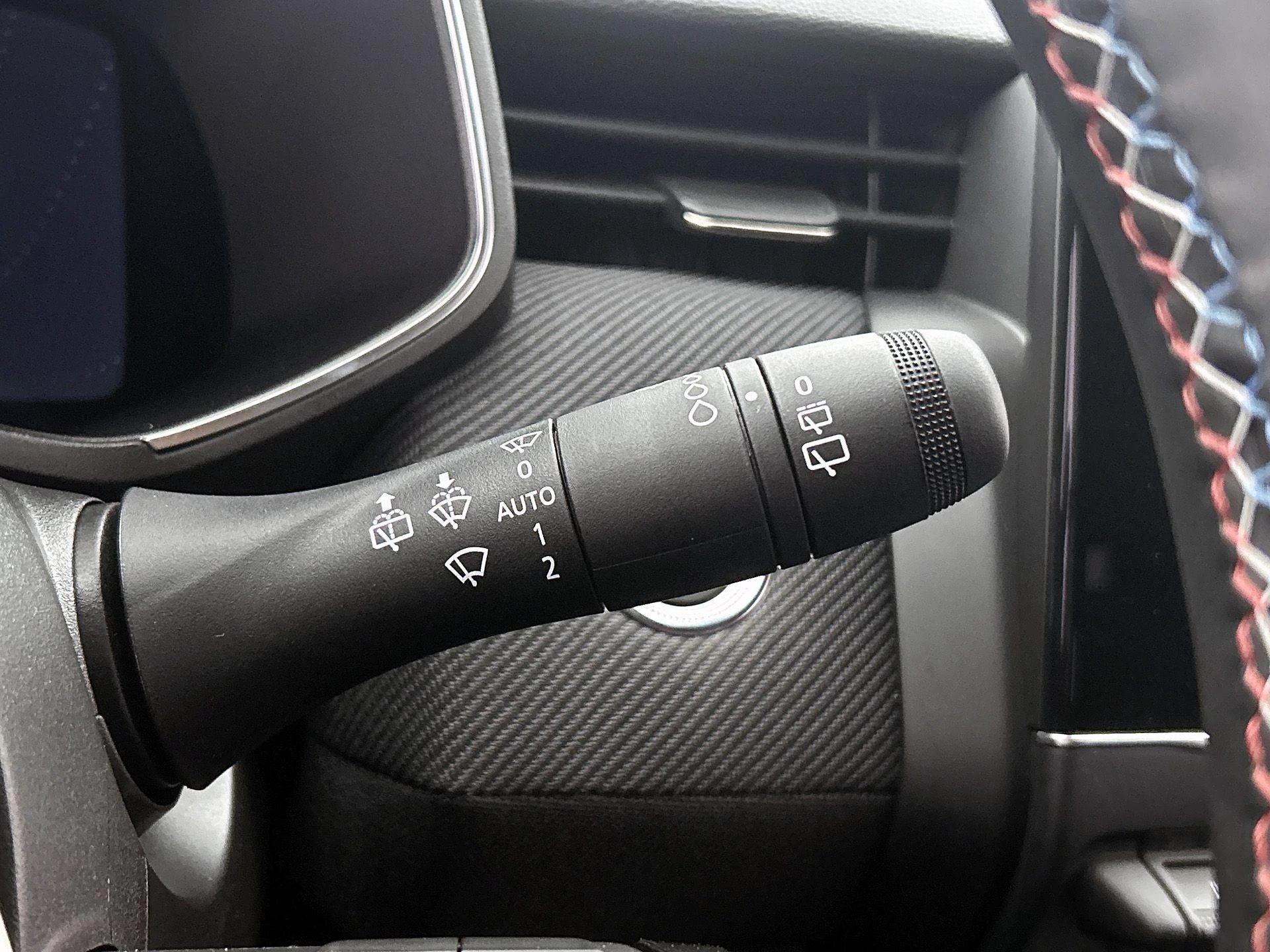 Renault-Clio-image-12