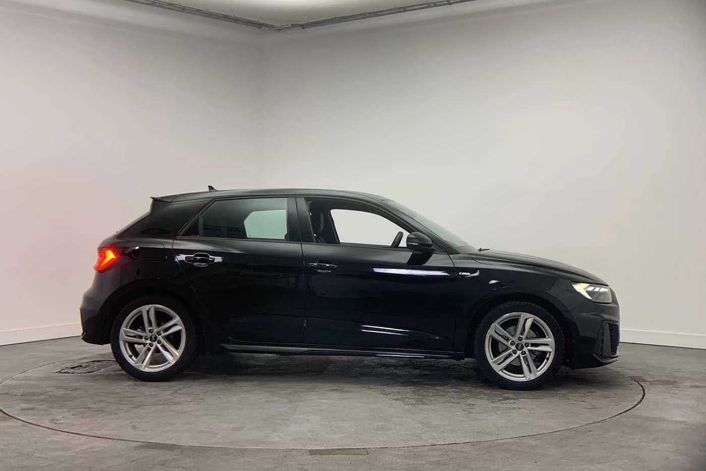 Audi-A1 Sportback-image-3
