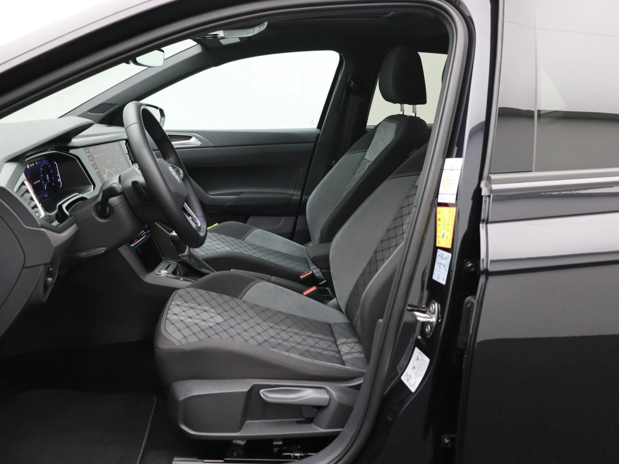 Volkswagen-Polo-image-10