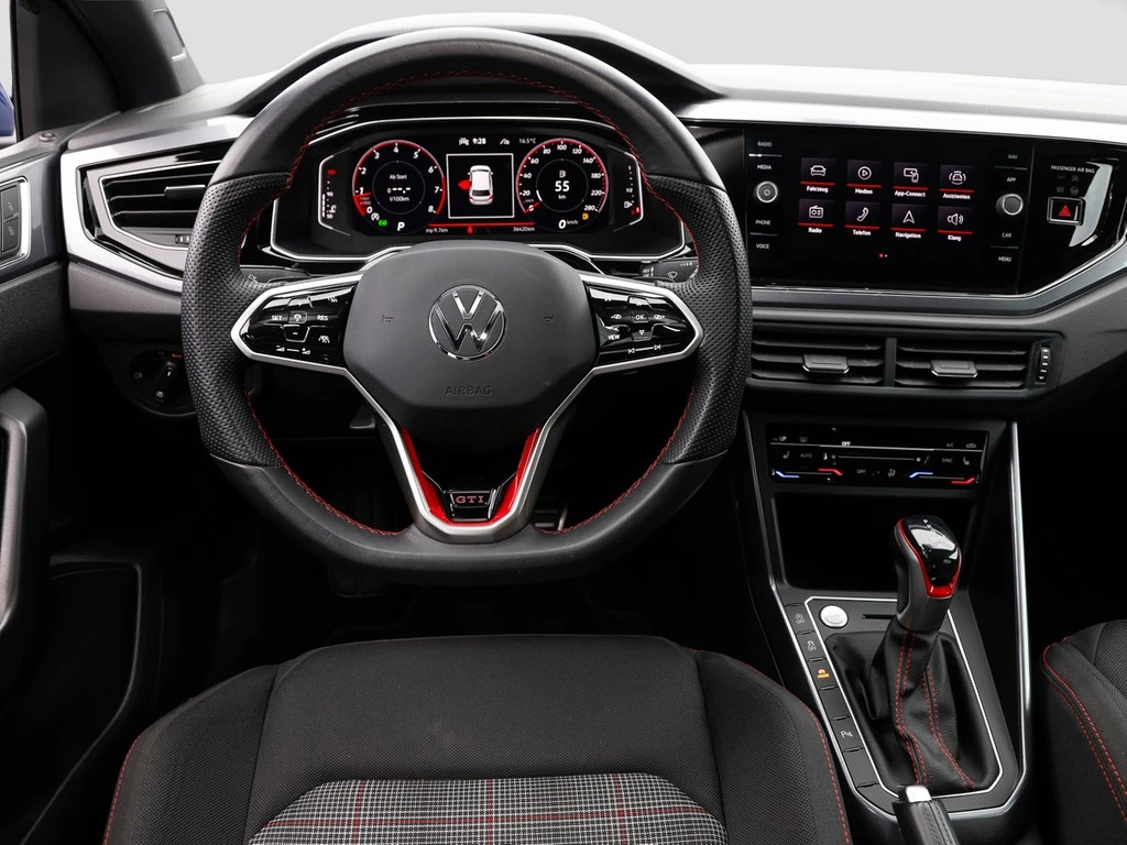 Volkswagen-Polo-image-11