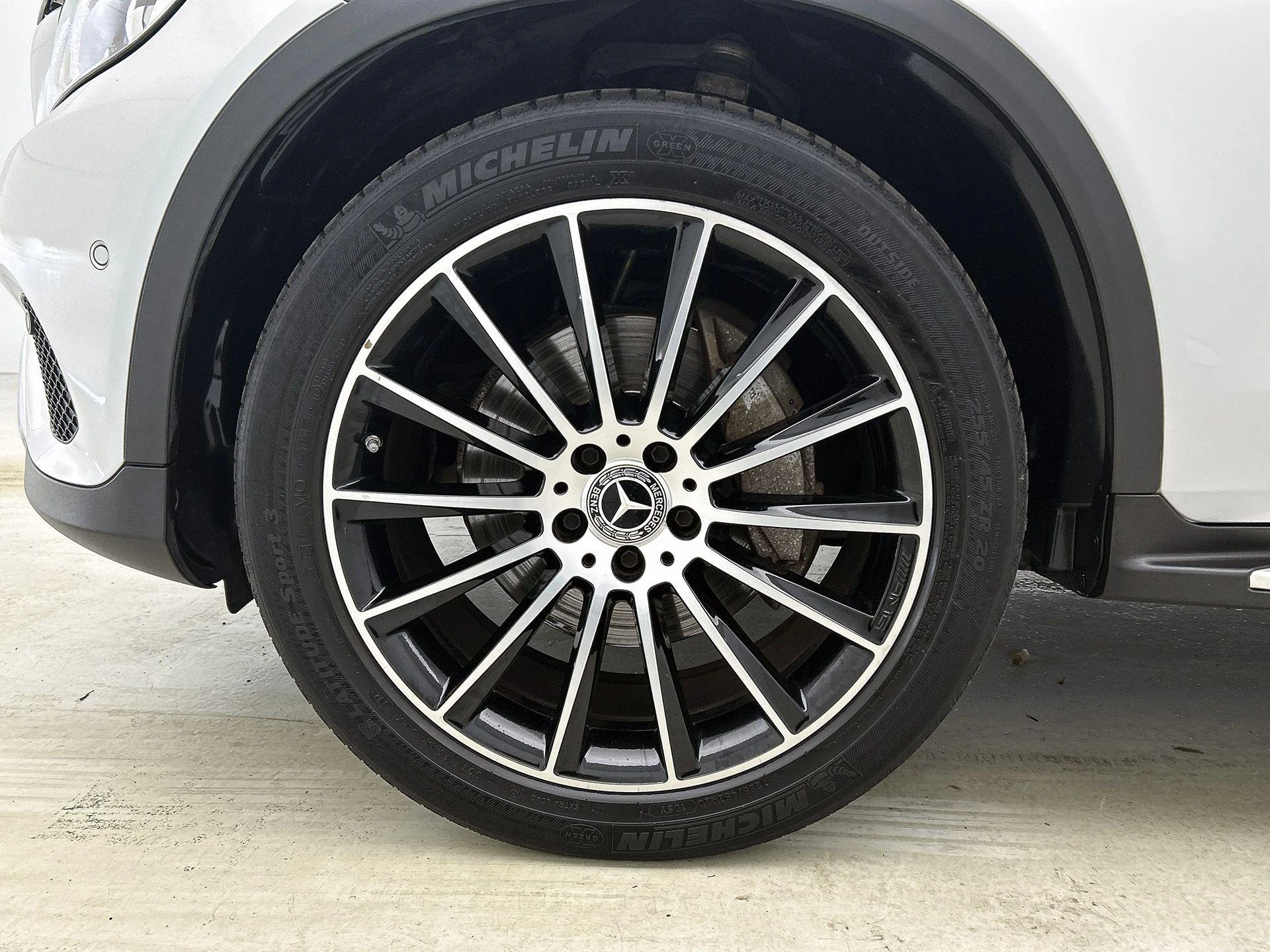 Mercedes-Benz-GLC-image-36