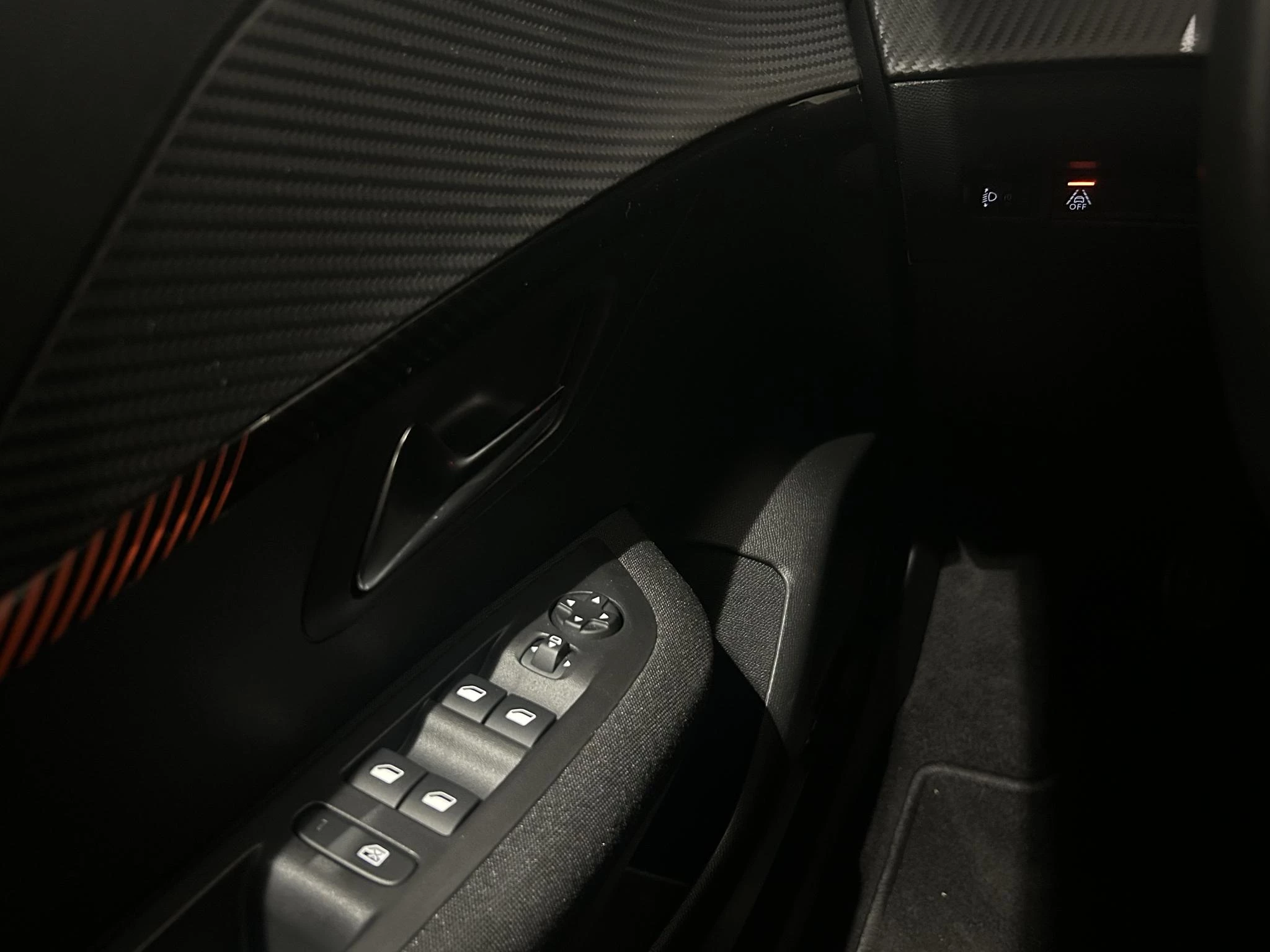 Peugeot-208-image-12