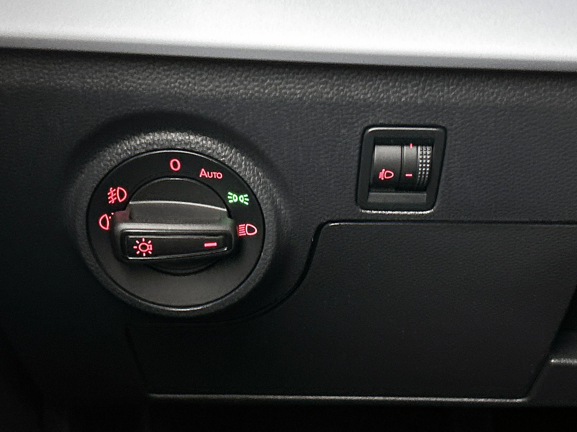 SEAT-Arona-image-17