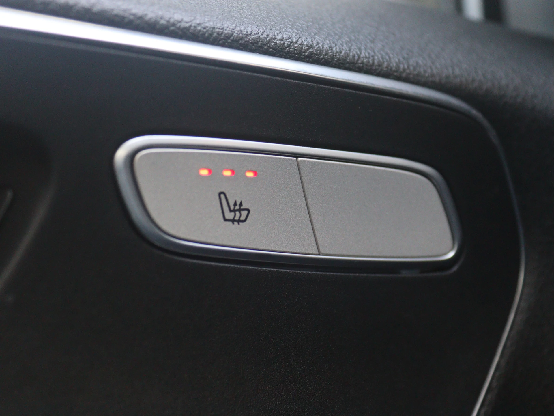 Mercedes-Benz-Vito-image-13