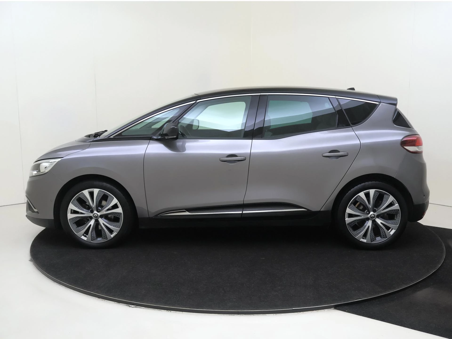 Renault-Scénic-image-10