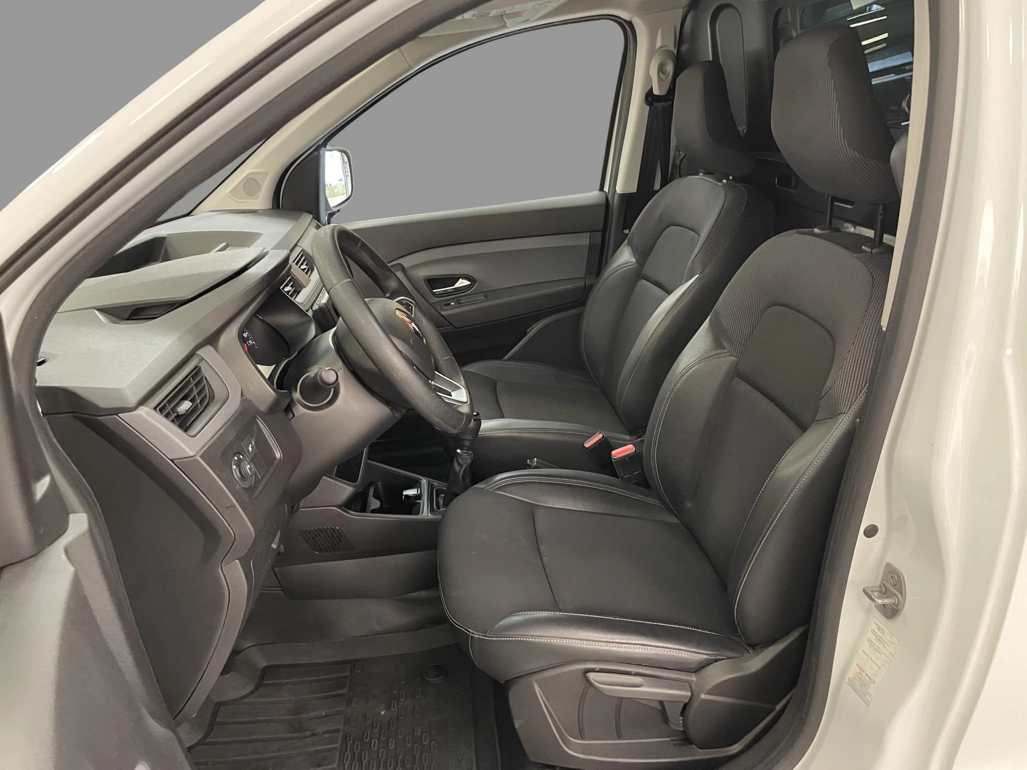 Renault-Express-image-14