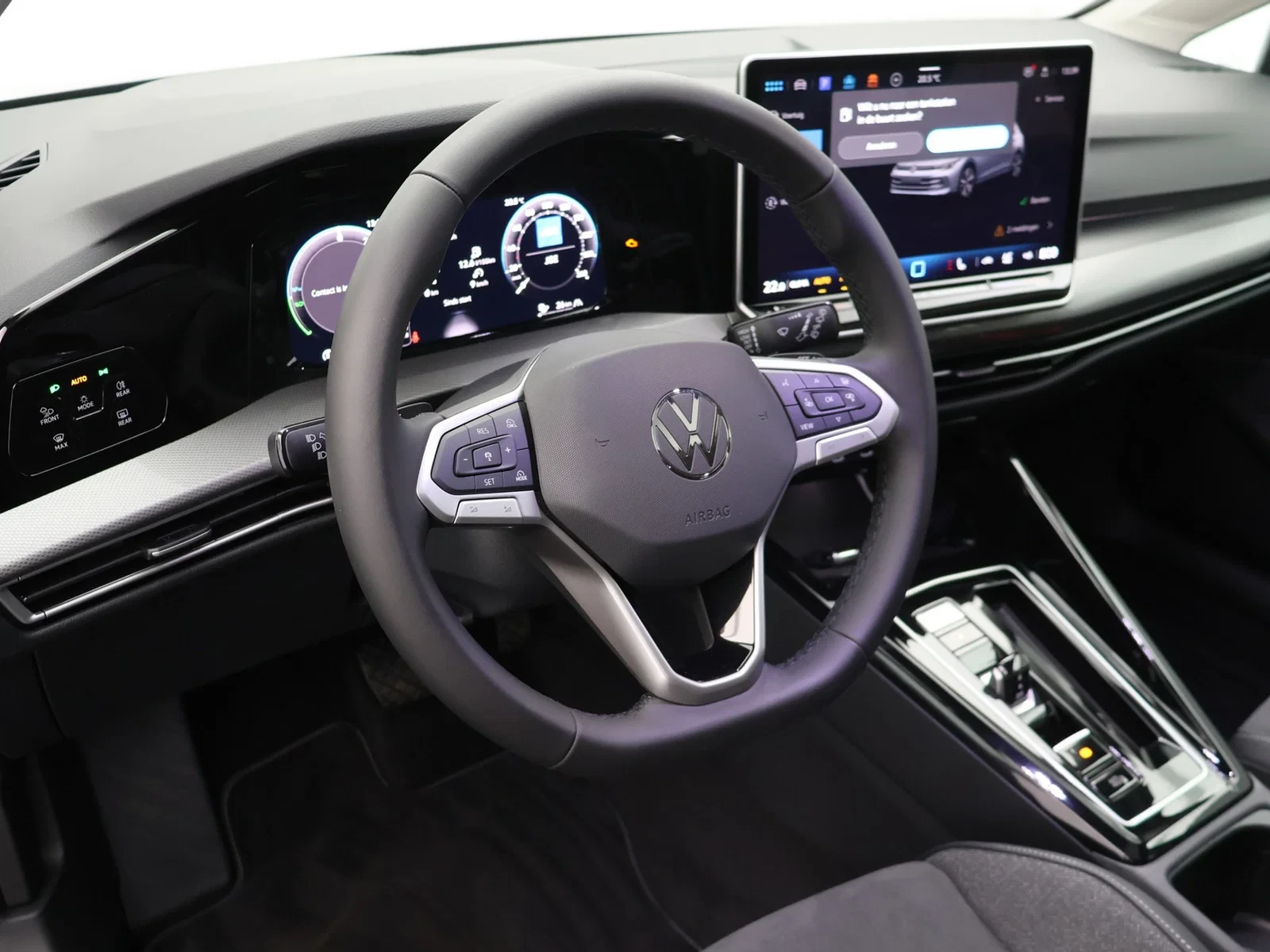 Volkswagen-Golf-image-13