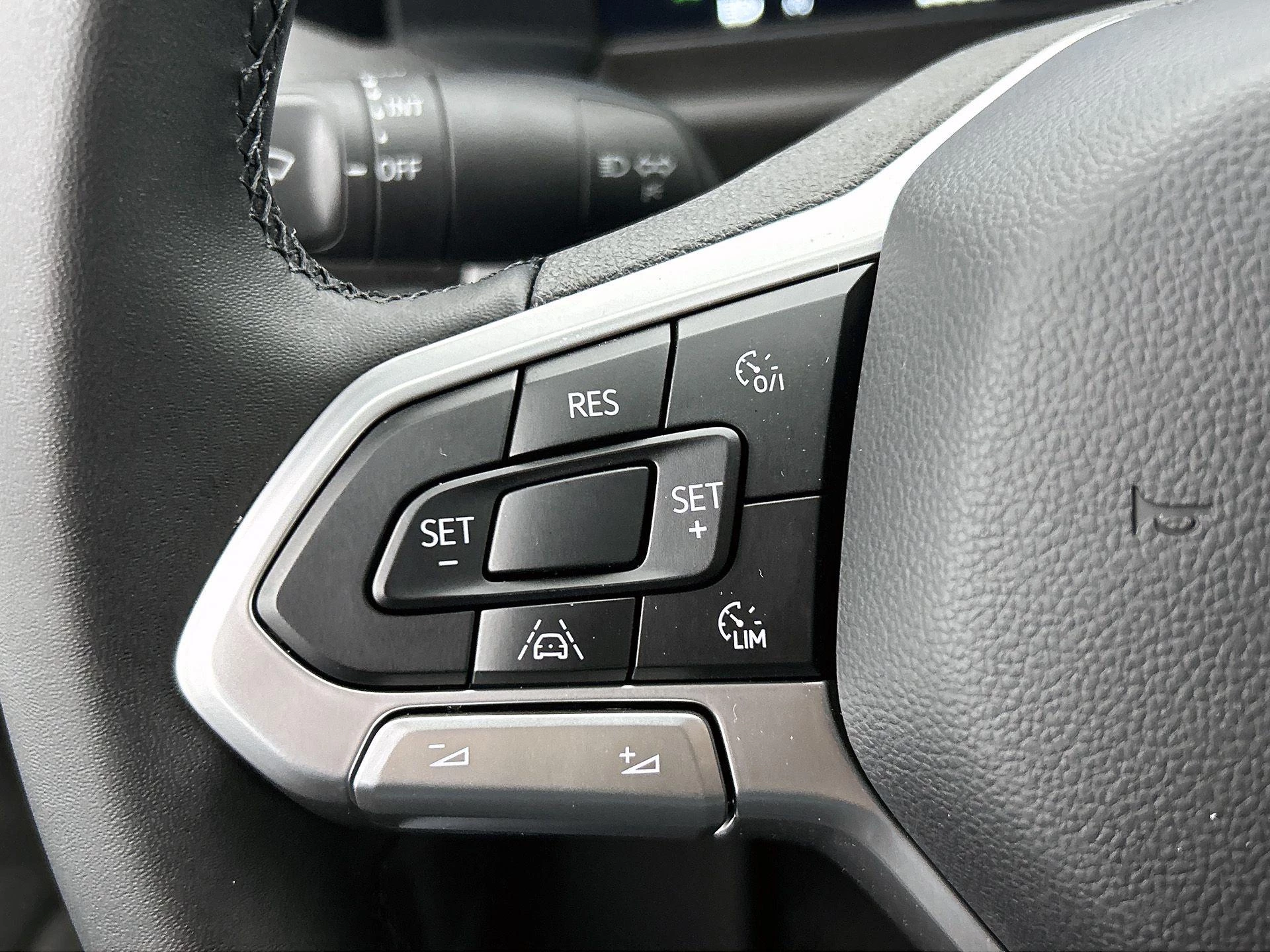 Volkswagen-Transporter-image-5