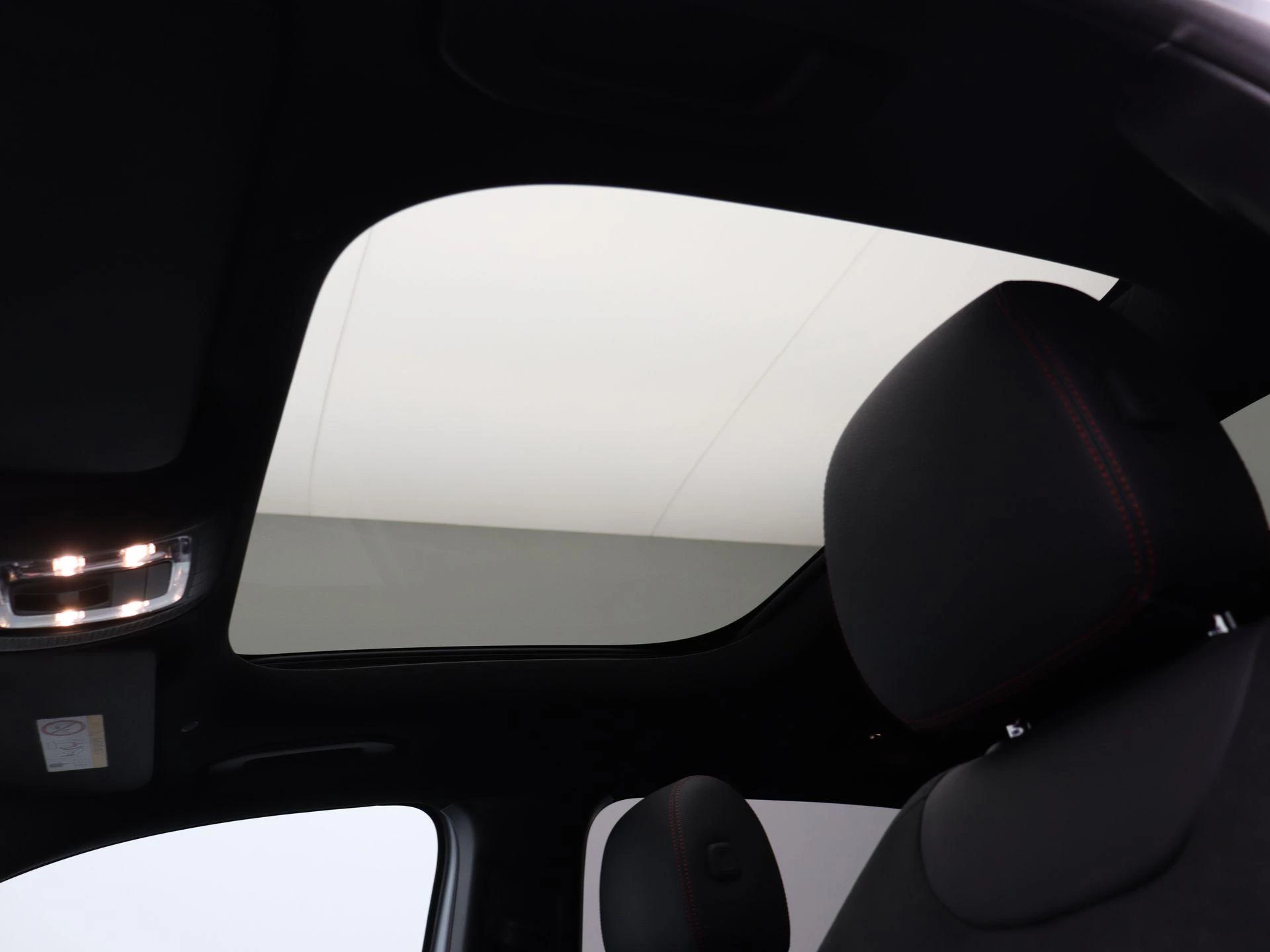 Mercedes-Benz-EQA-image-13