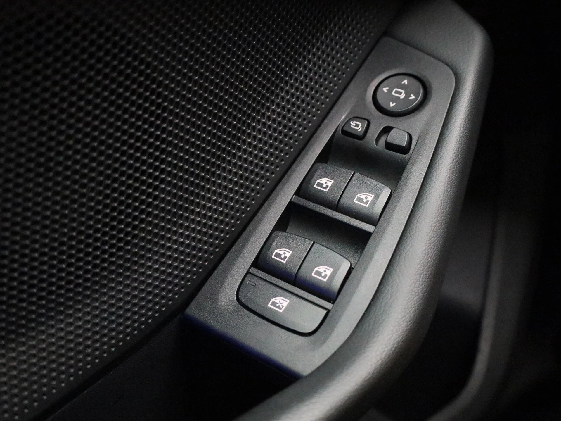 BMW-2 Serie-image-23