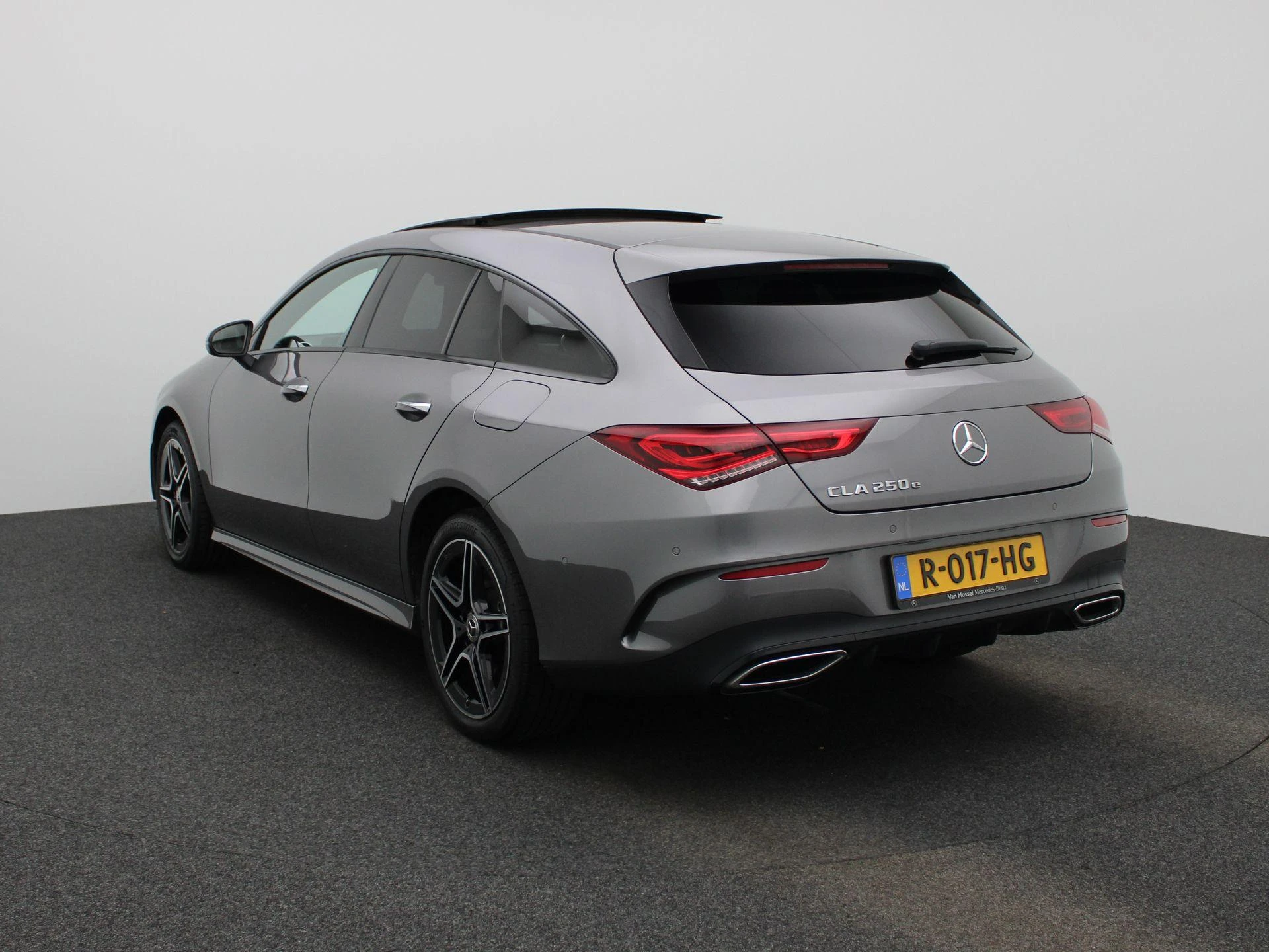 Mercedes-Benz-CLA-image-1