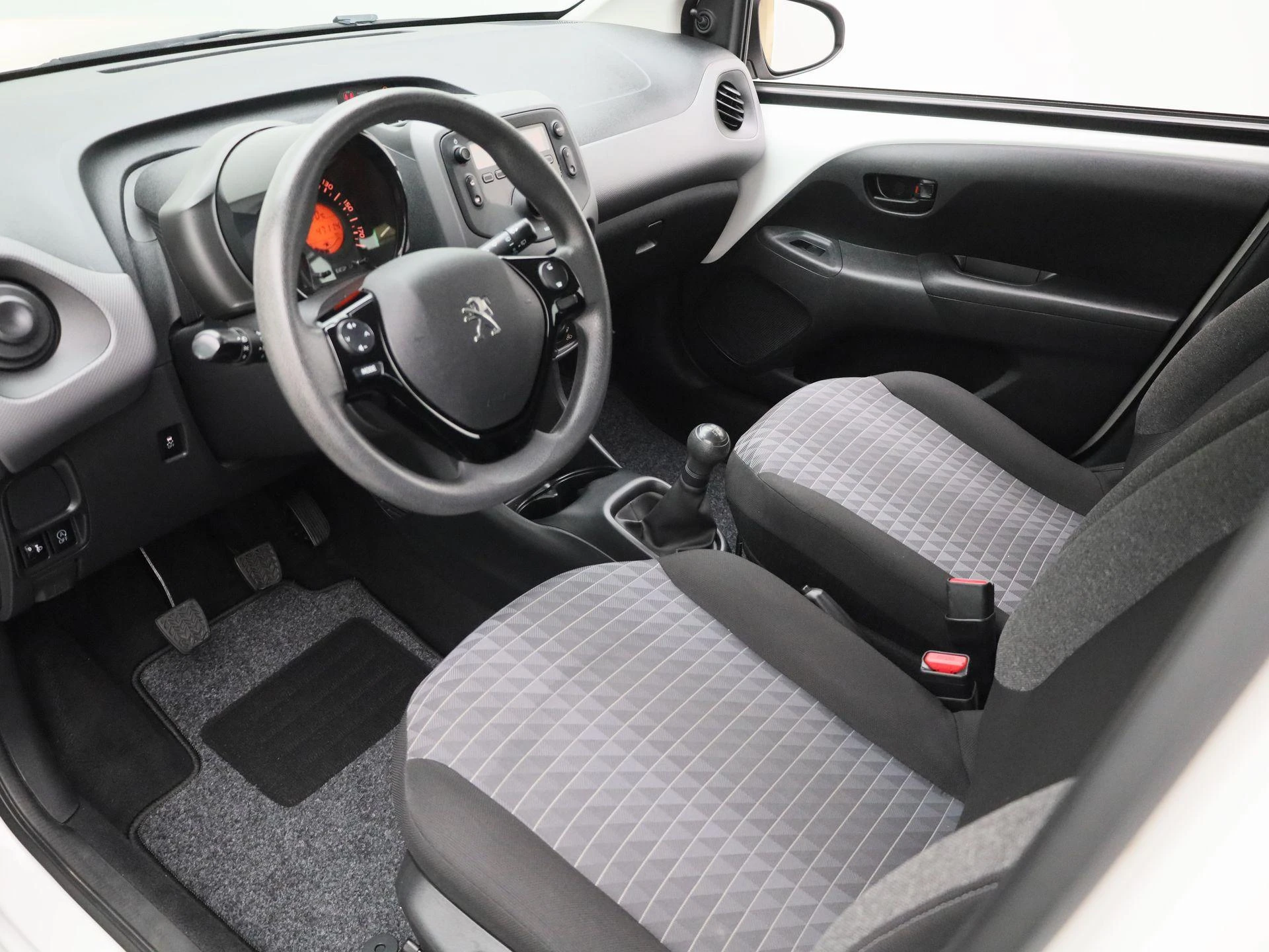 Peugeot-108-image-14