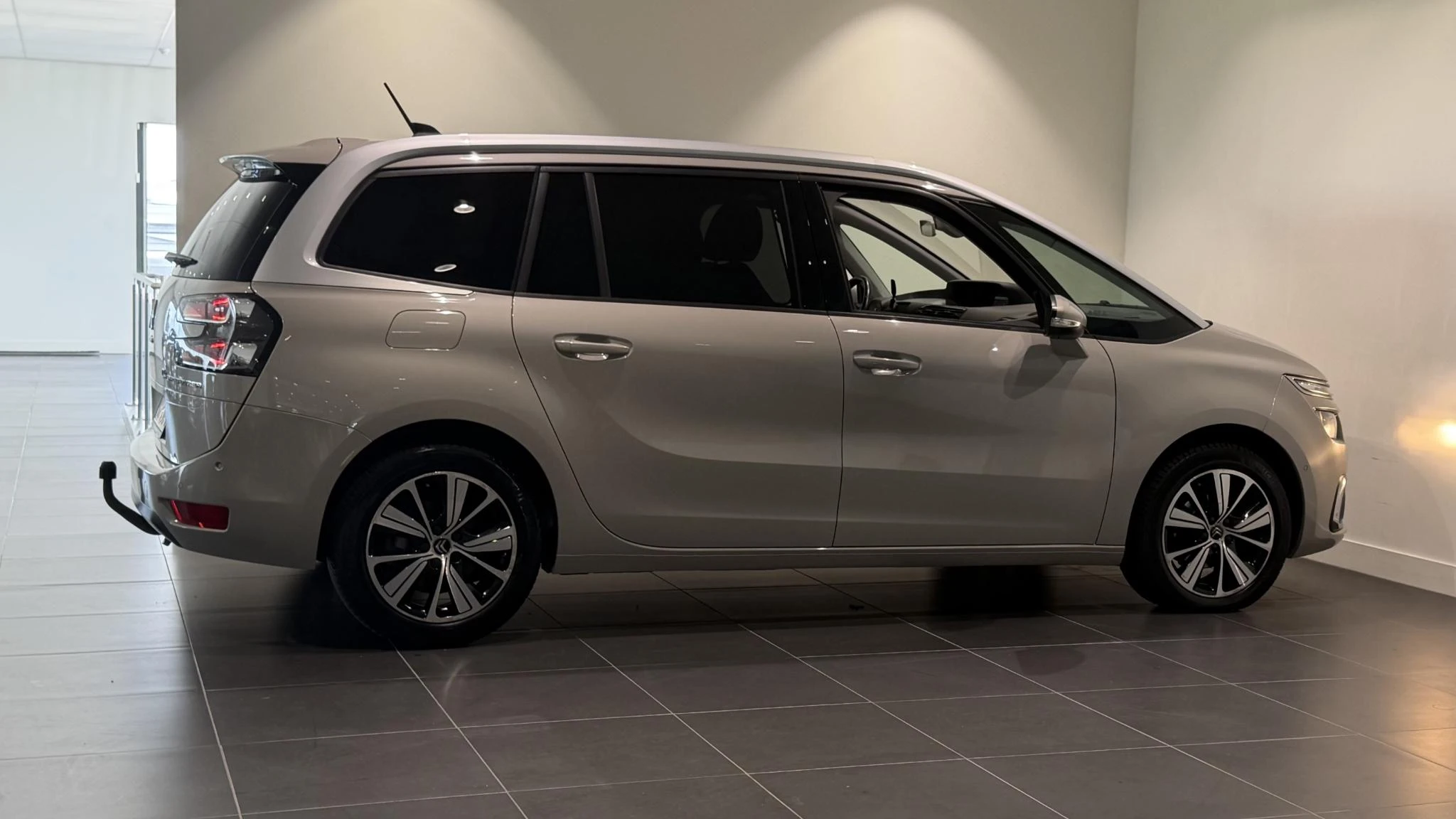 Citroën-Grand C4 Spacetourer-image-20