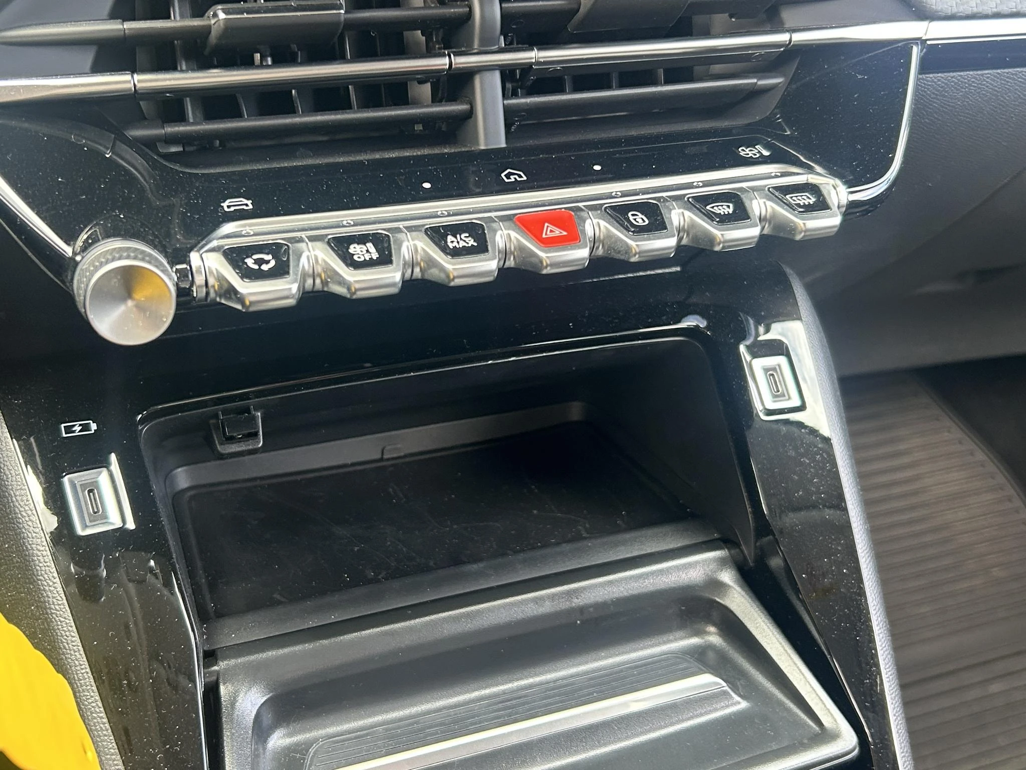 Peugeot-208-image-17