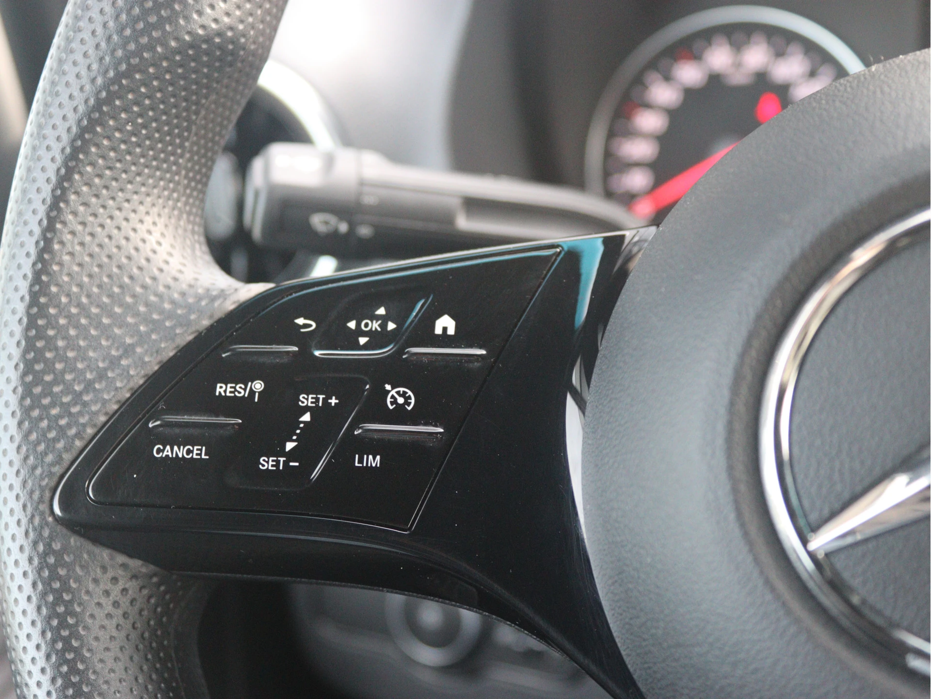 Mercedes-Benz-Sprinter-image-6