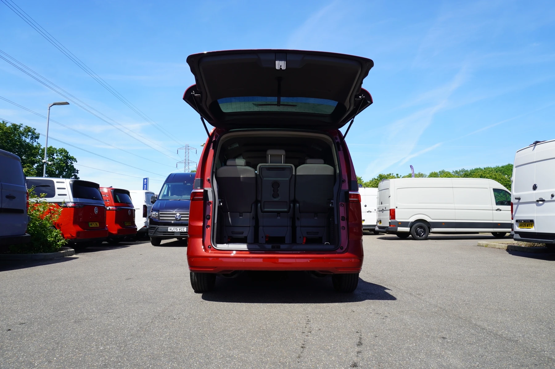 Volkswagen-Multivan-image-38