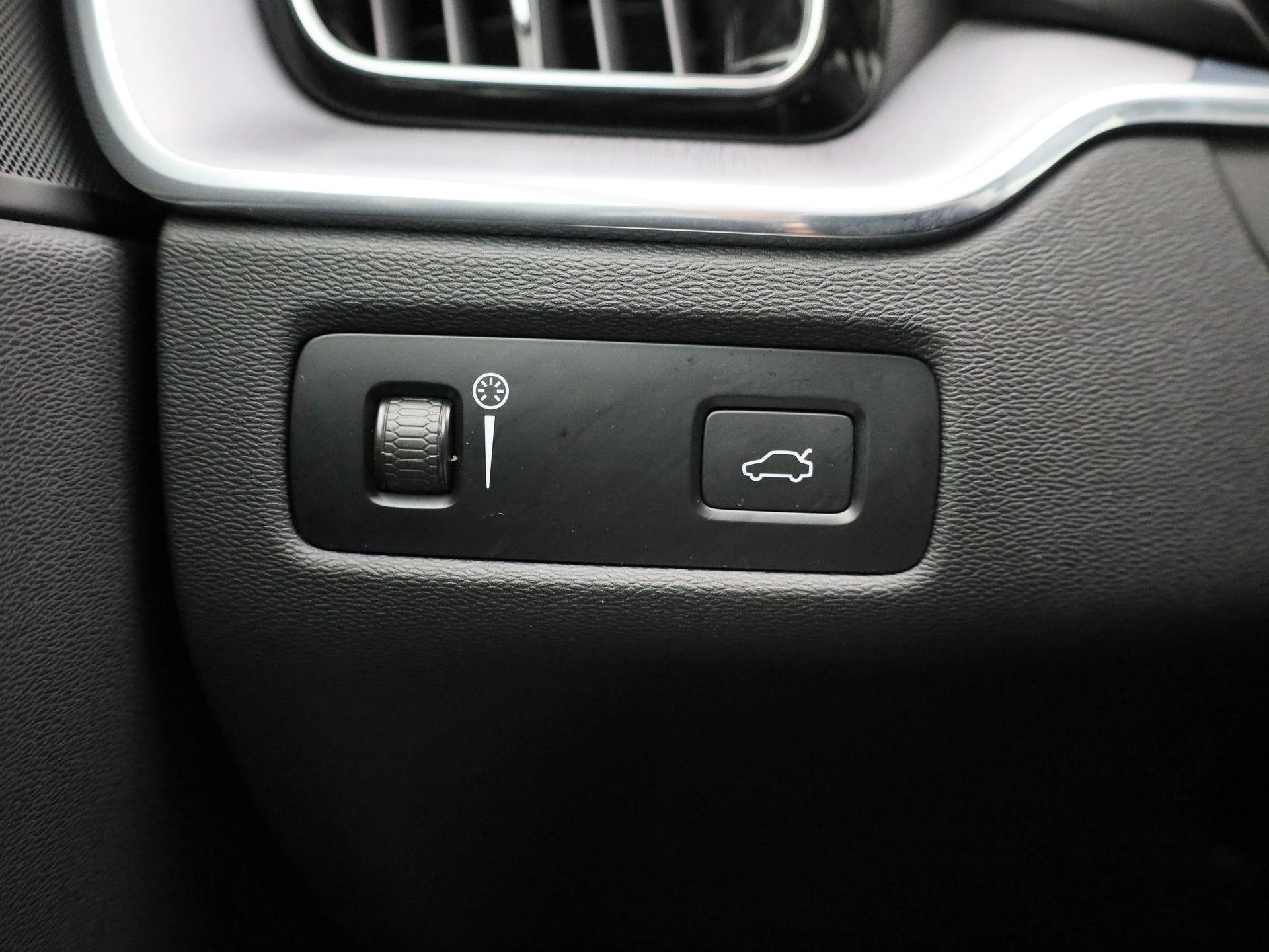Volvo-XC60-image-23