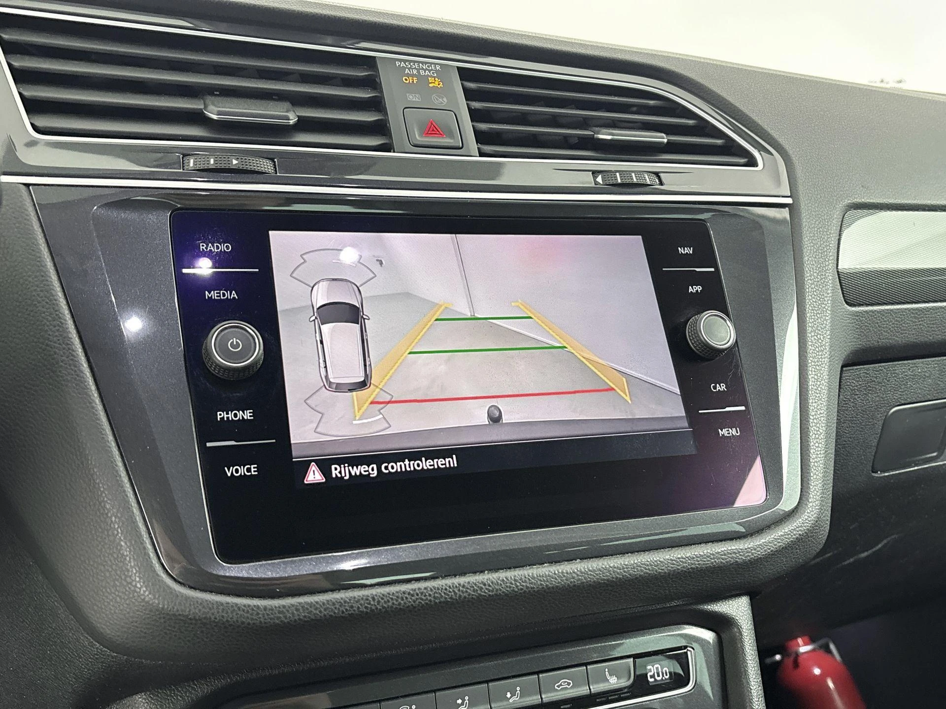 Volkswagen-Tiguan-image-10