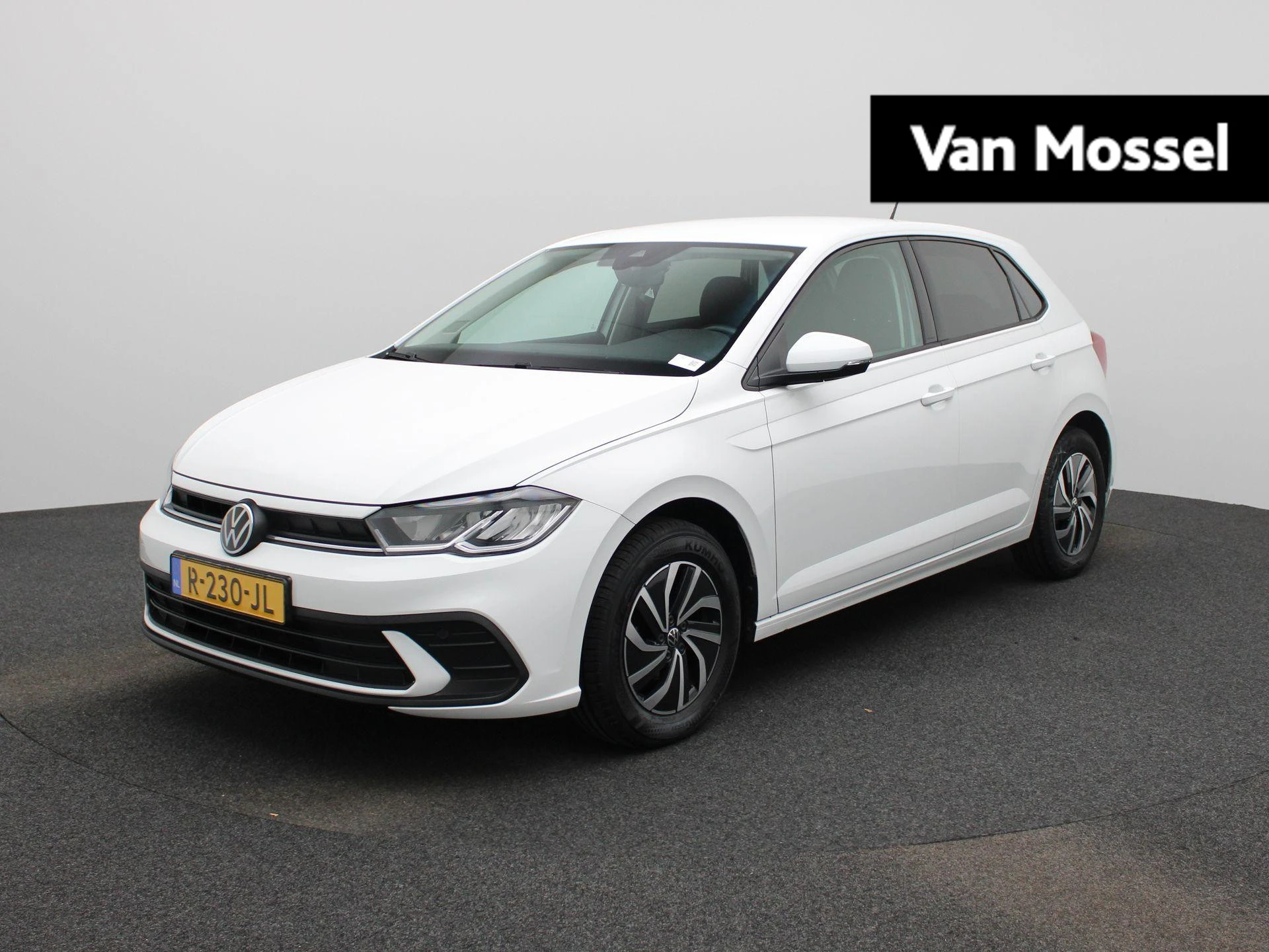 Volkswagen-Polo-image-0
