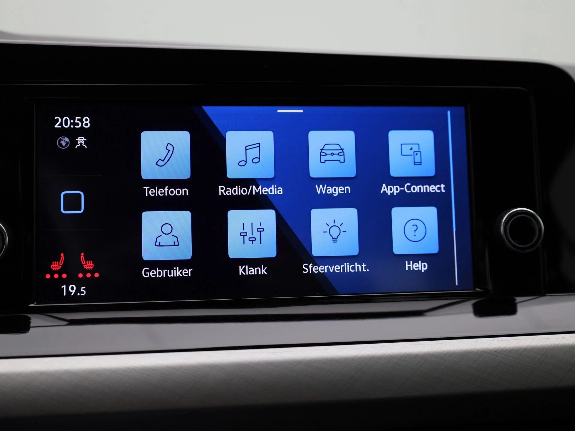 Volkswagen-Golf-image-14
