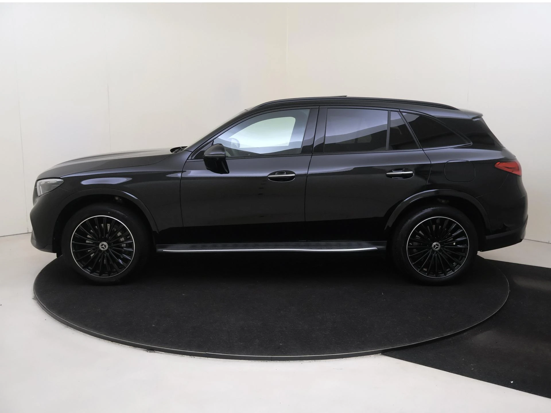 Mercedes-Benz-GLC-image-7