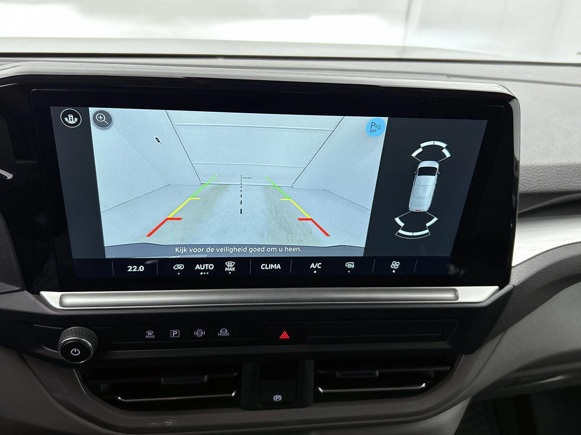 Volkswagen-Transporter-image-25