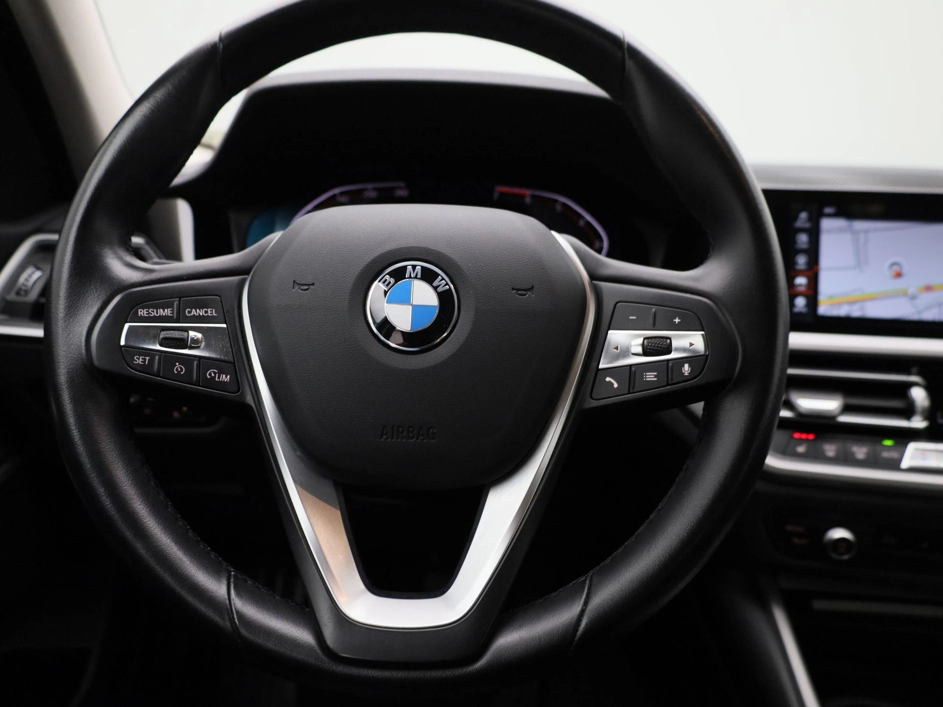 BMW-3 Serie-image-6