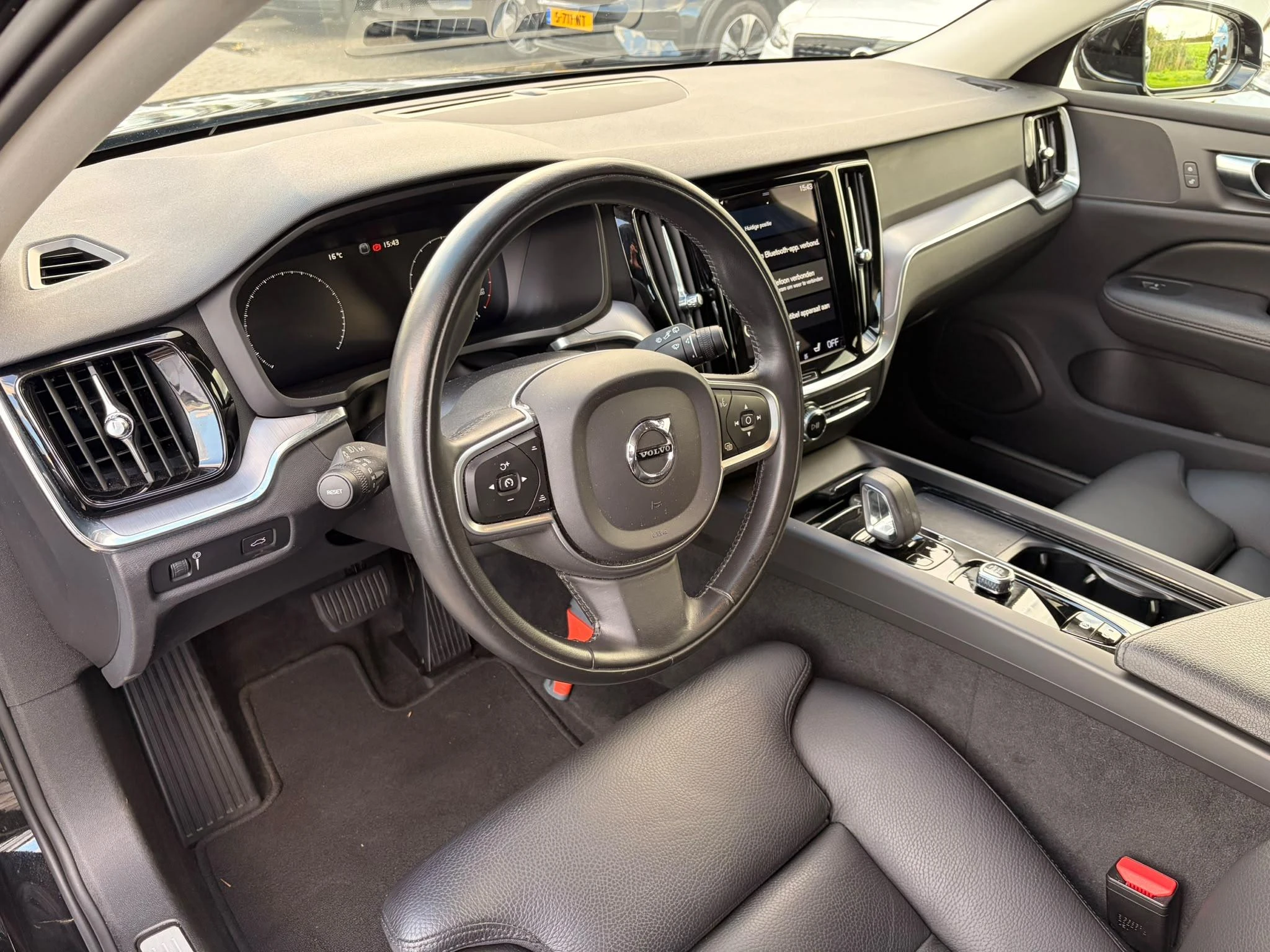 Volvo-V60-image-12