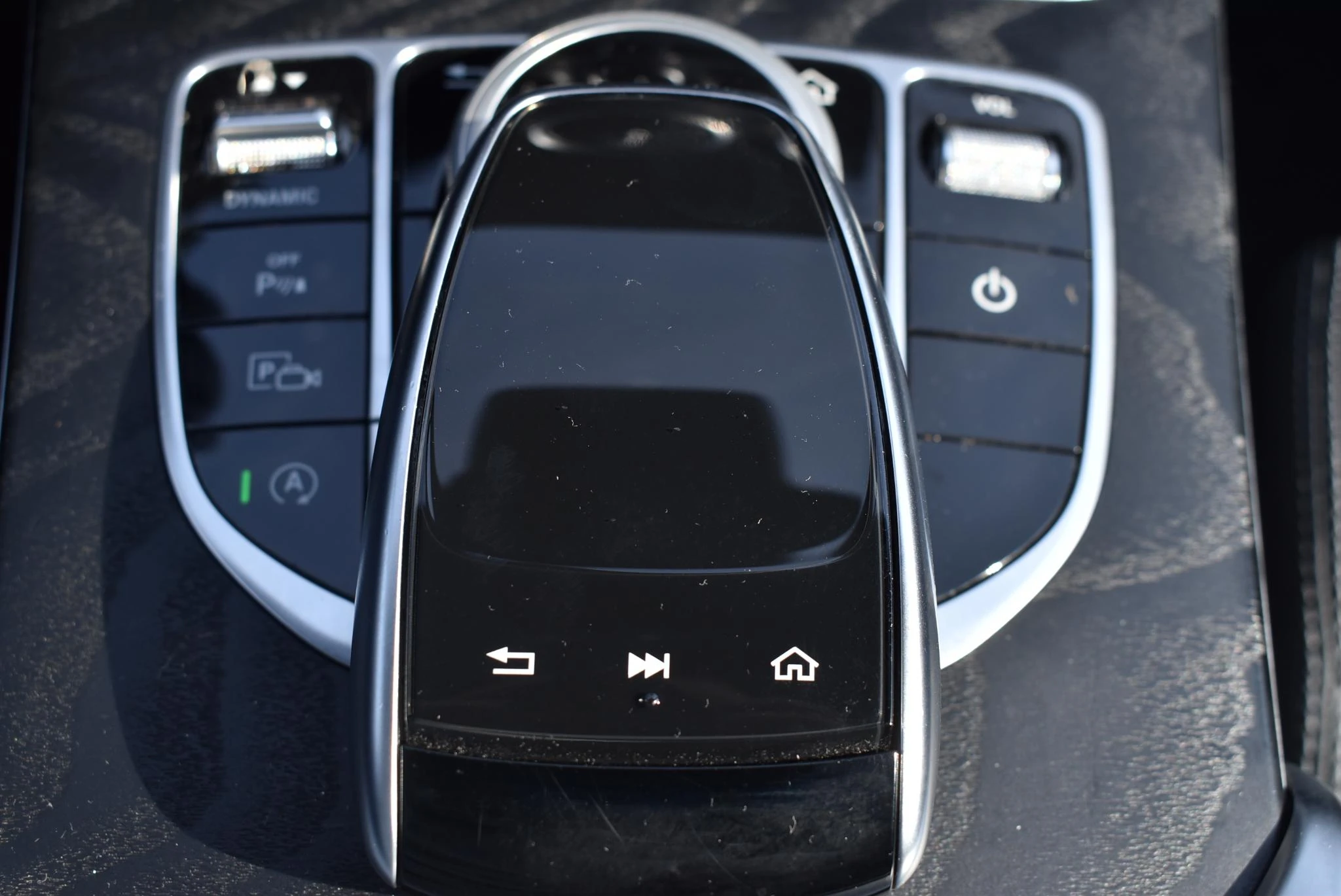 Mercedes-Benz-C-Klasse-image-32