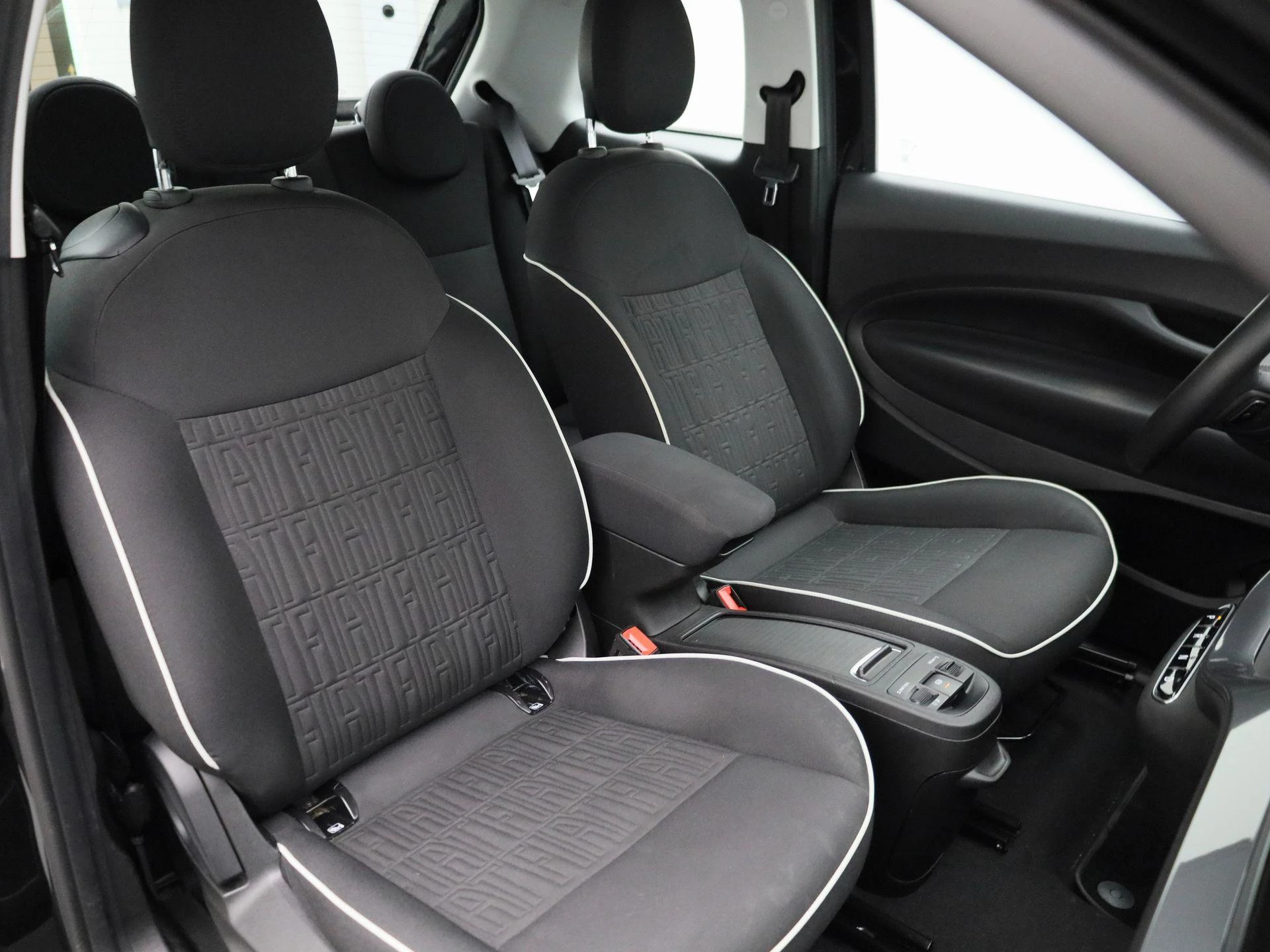 Fiat-500e-image-38