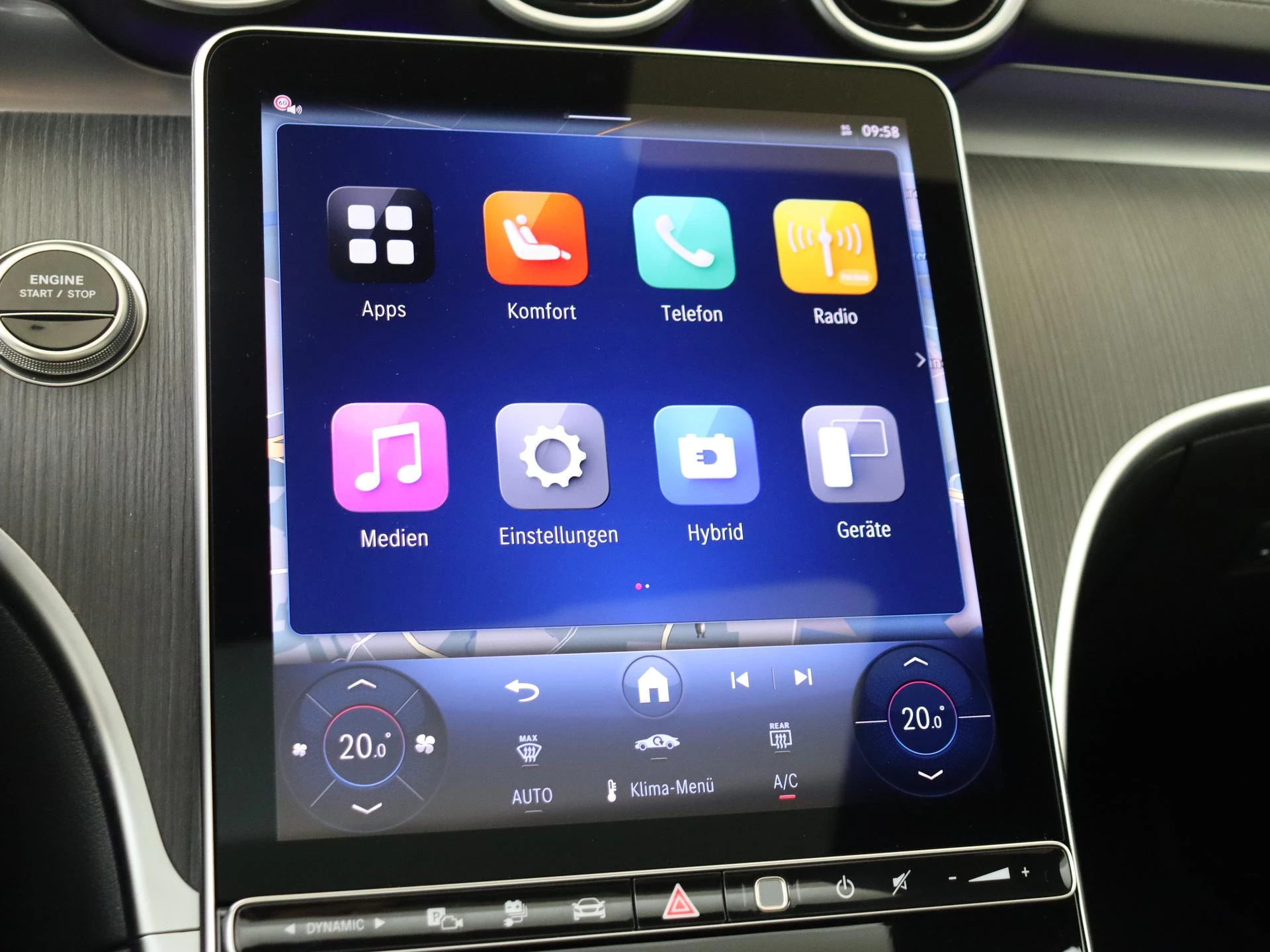 Mercedes-Benz-C-Klasse-image-18