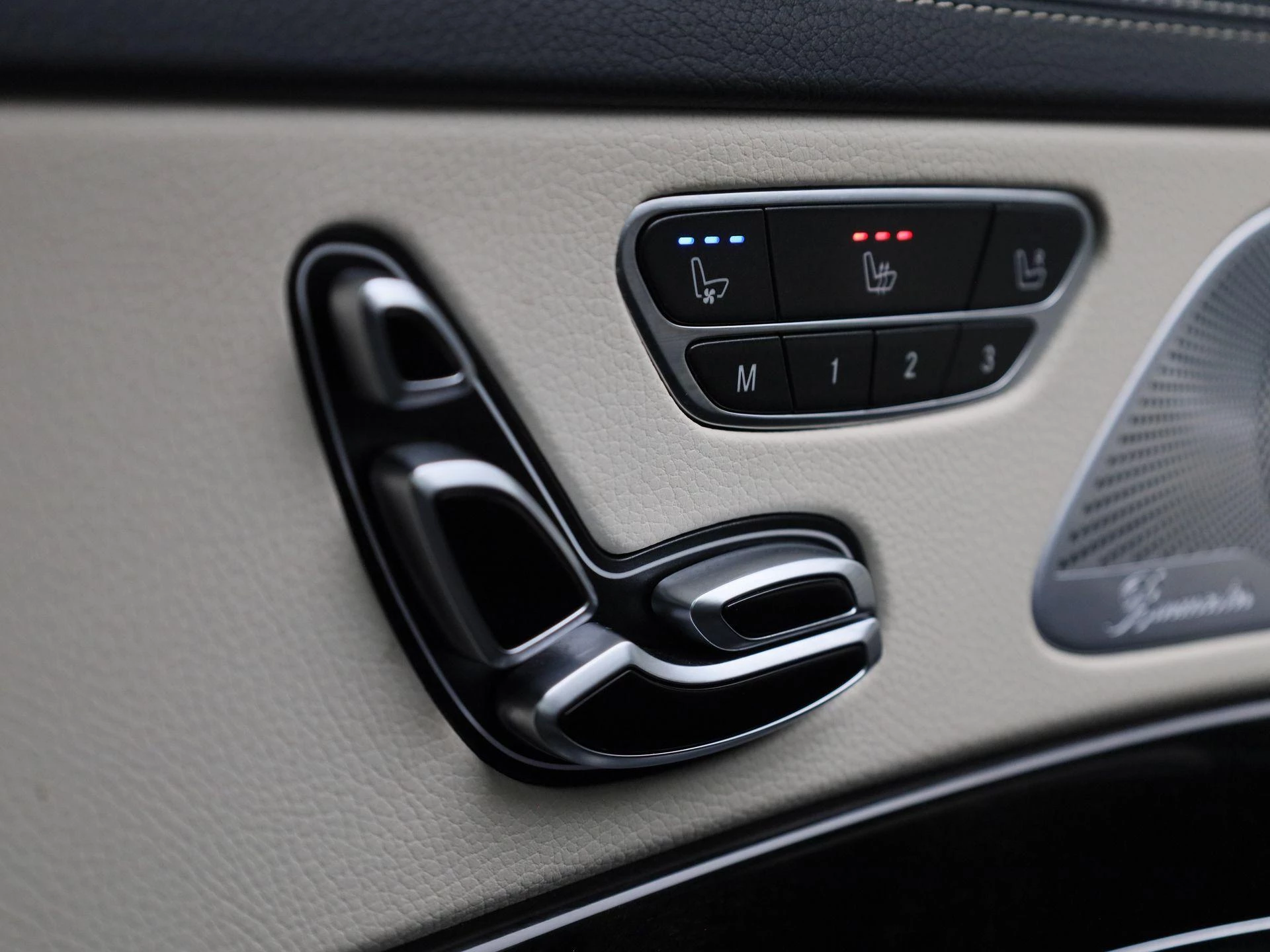 Mercedes-Benz-S-Klasse-image-44