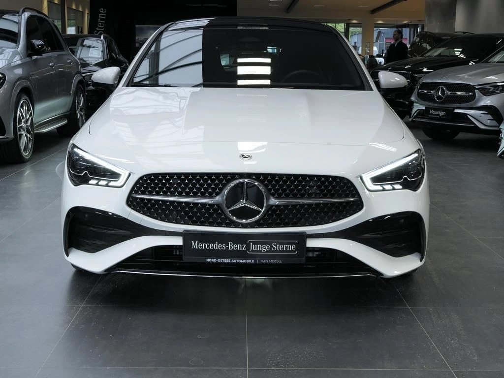 Mercedes-Benz-CLA 250-image-3