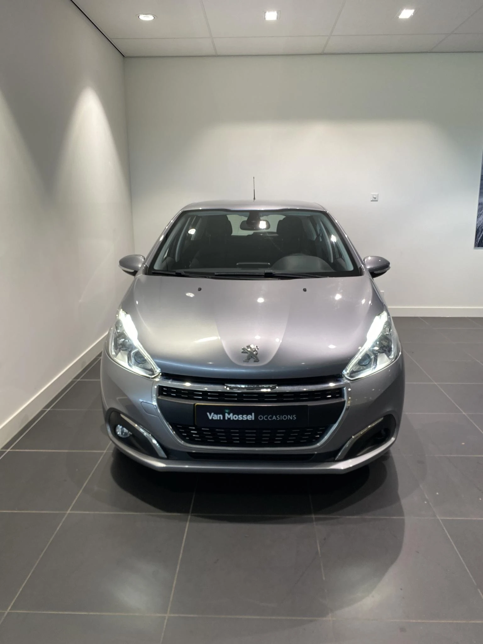 Peugeot 208 Signature