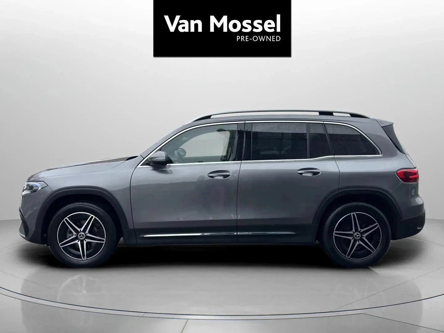 Mercedes-Benz-EQB-image-7