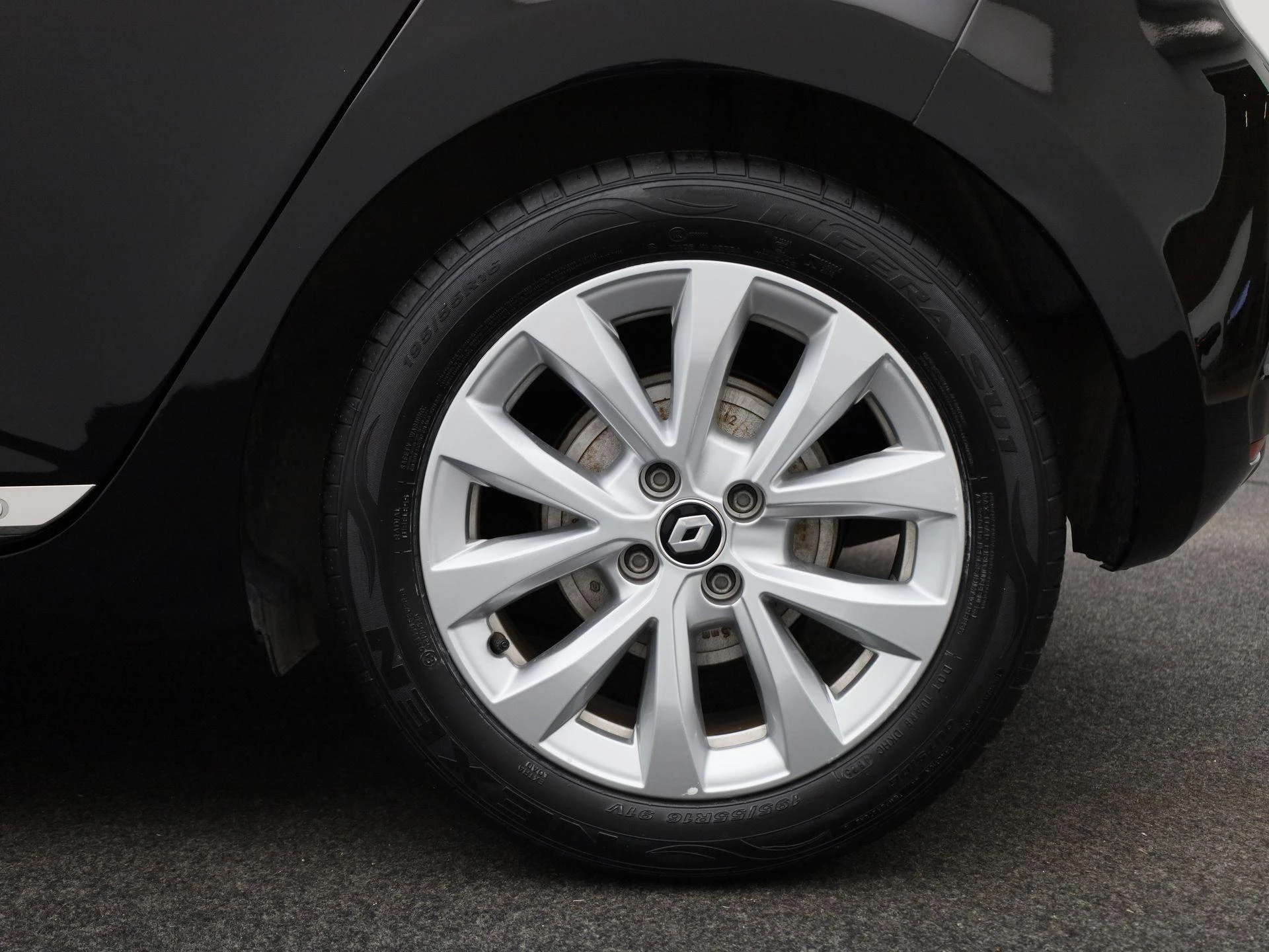 Renault-Clio-image-12