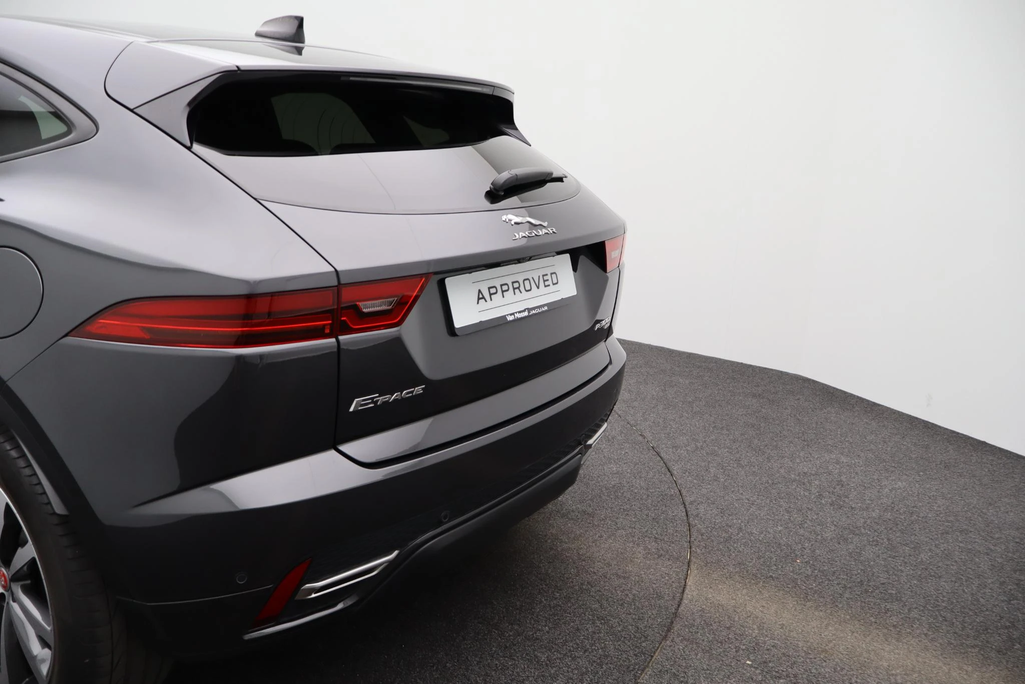 Jaguar-E-PACE-image-41