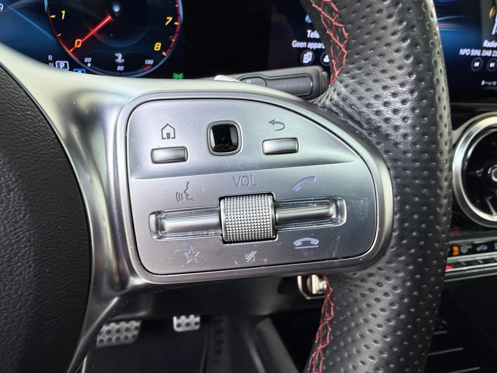 Mercedes-Benz-B-Klasse-image-12