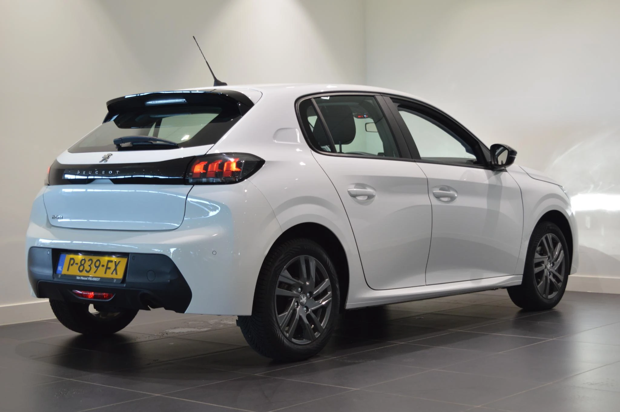 Peugeot-208-image-4