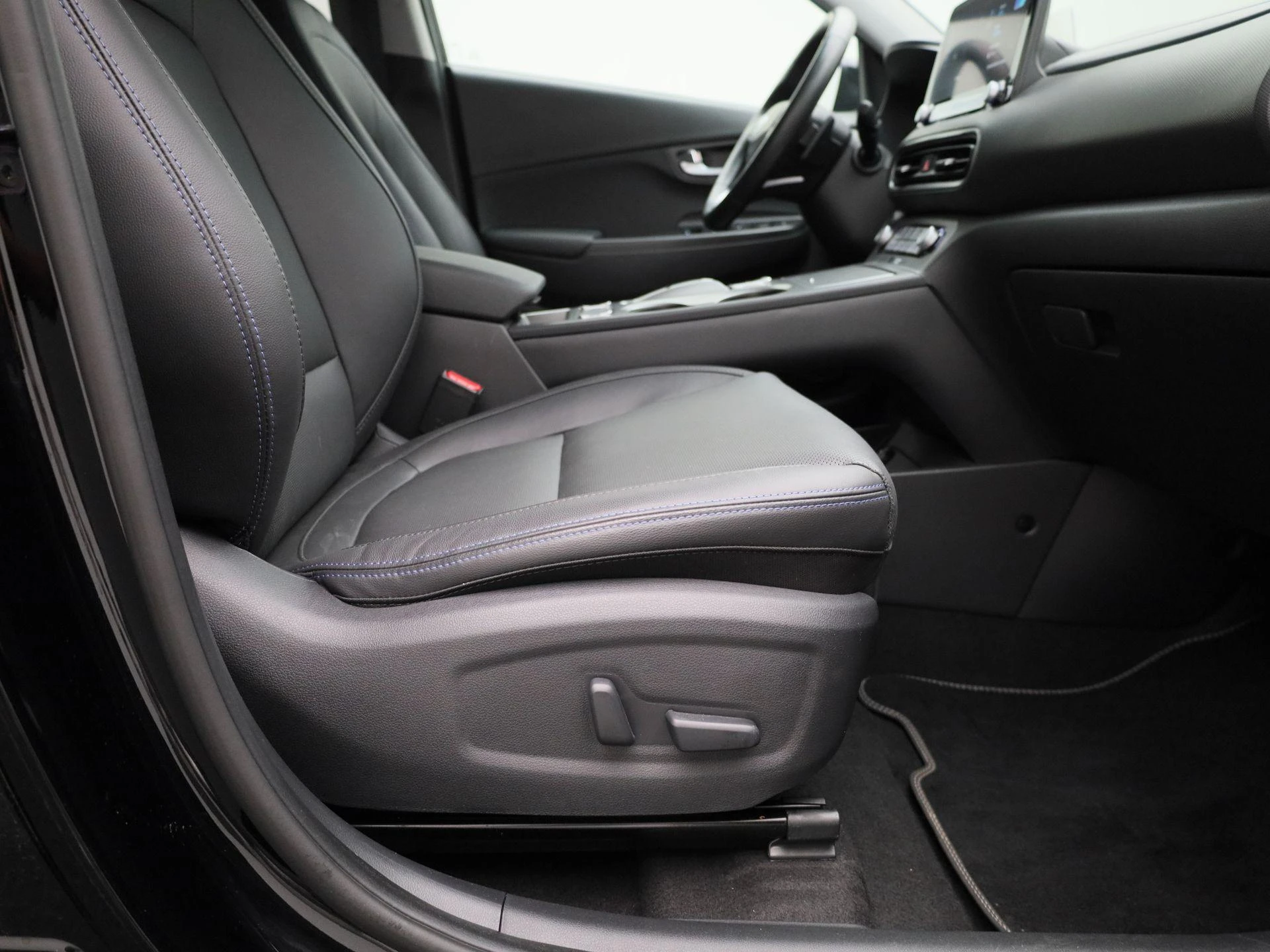 Hyundai-Kona-image-37