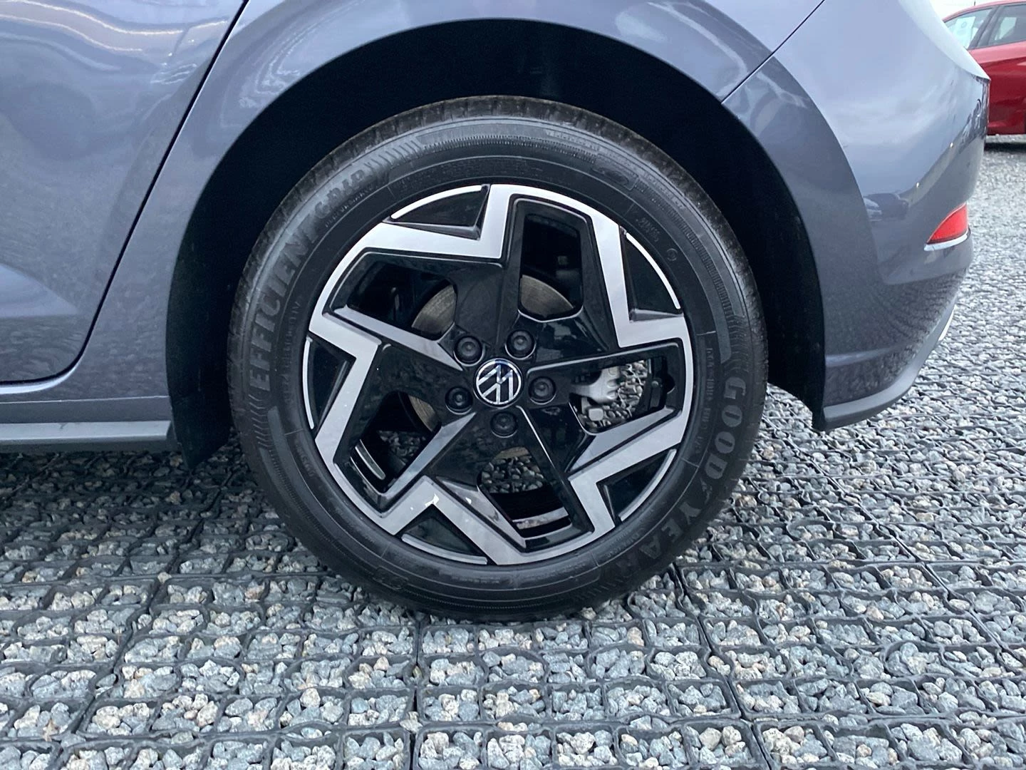 Volkswagen-Polo-image-7