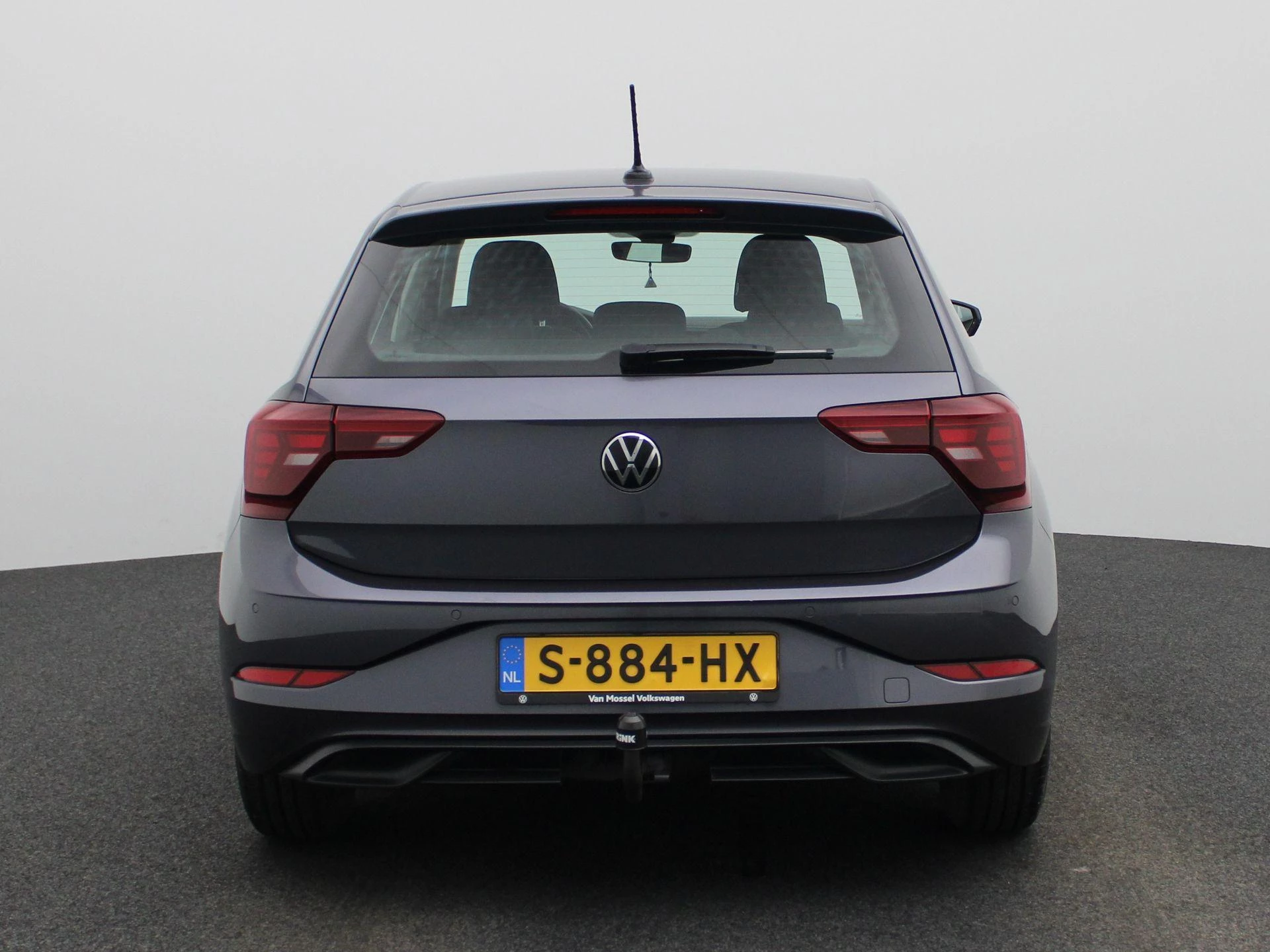Volkswagen-Polo-image-4