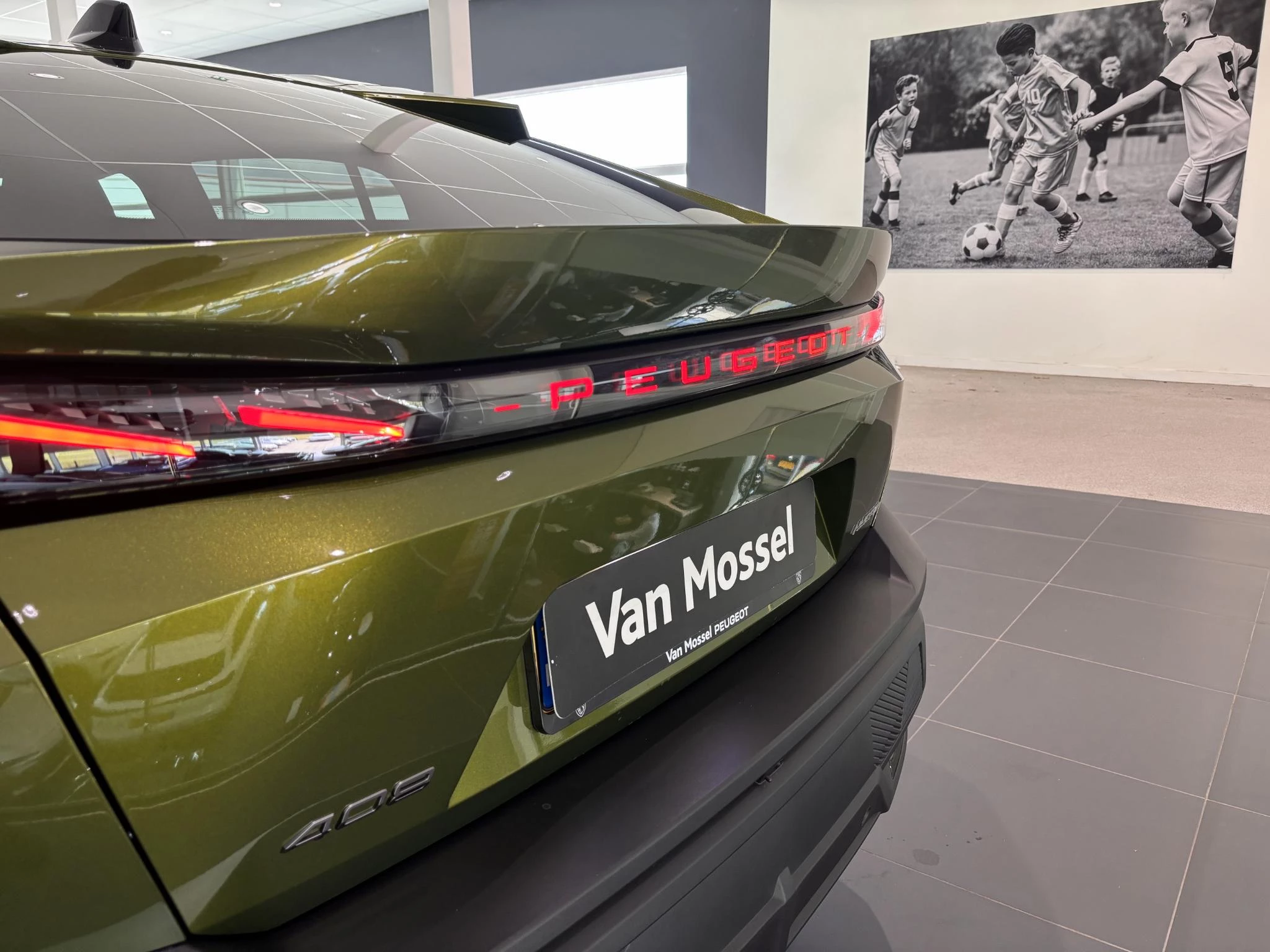 Peugeot 408 1.2 Allure Hybrid 145