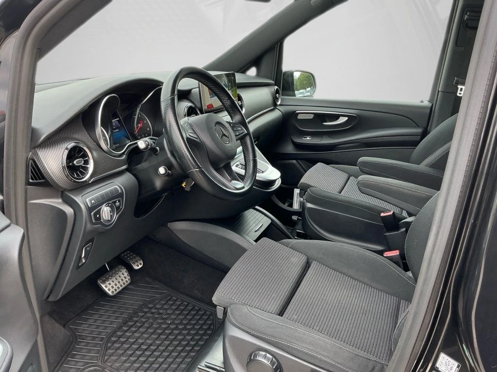 Mercedes-Benz-V-Klasse 300-image-9
