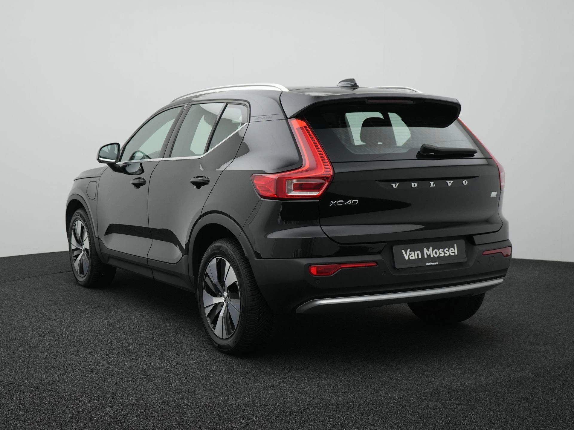 Volvo-XC40-image-1