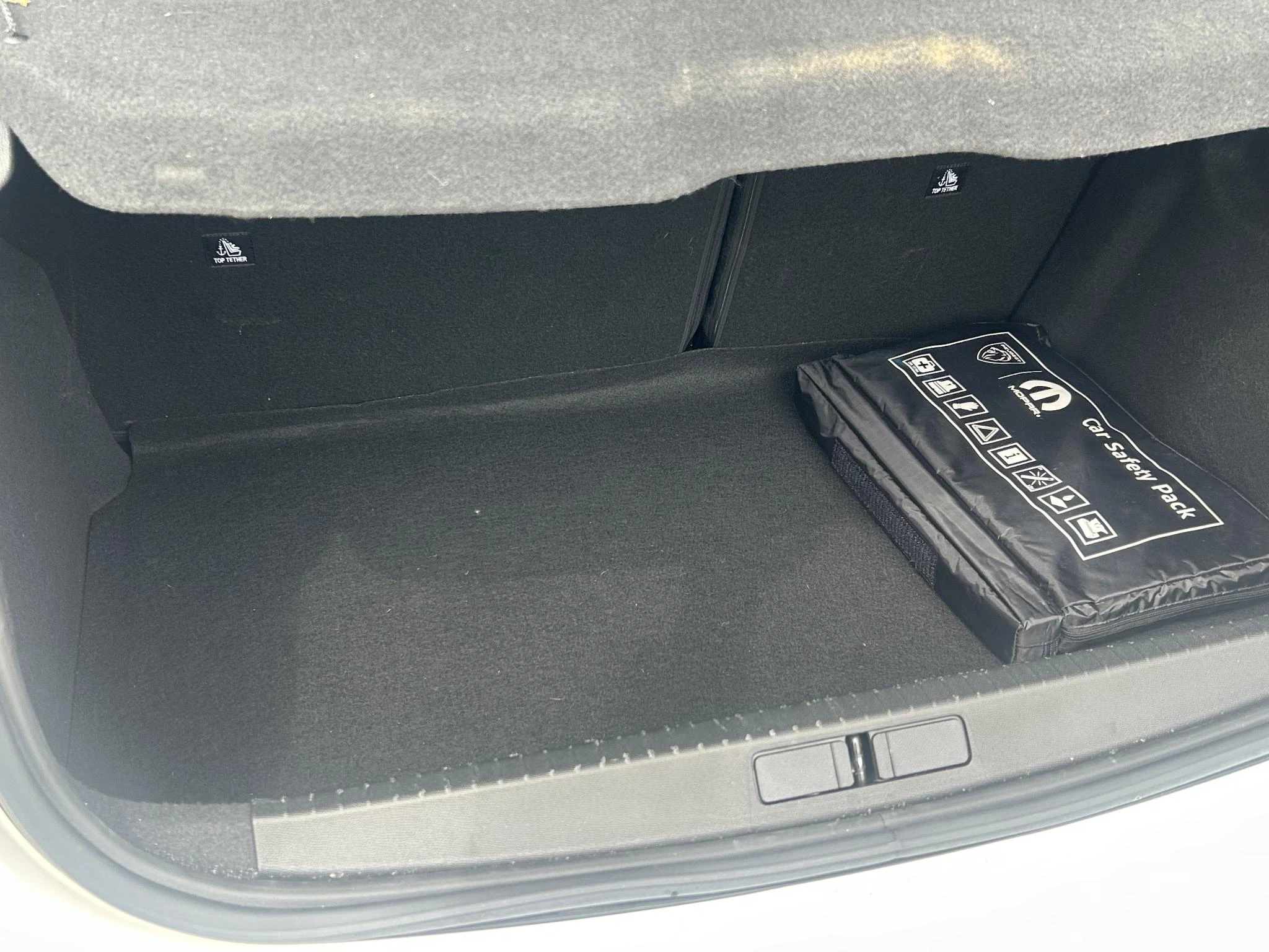 Peugeot-208-image-23